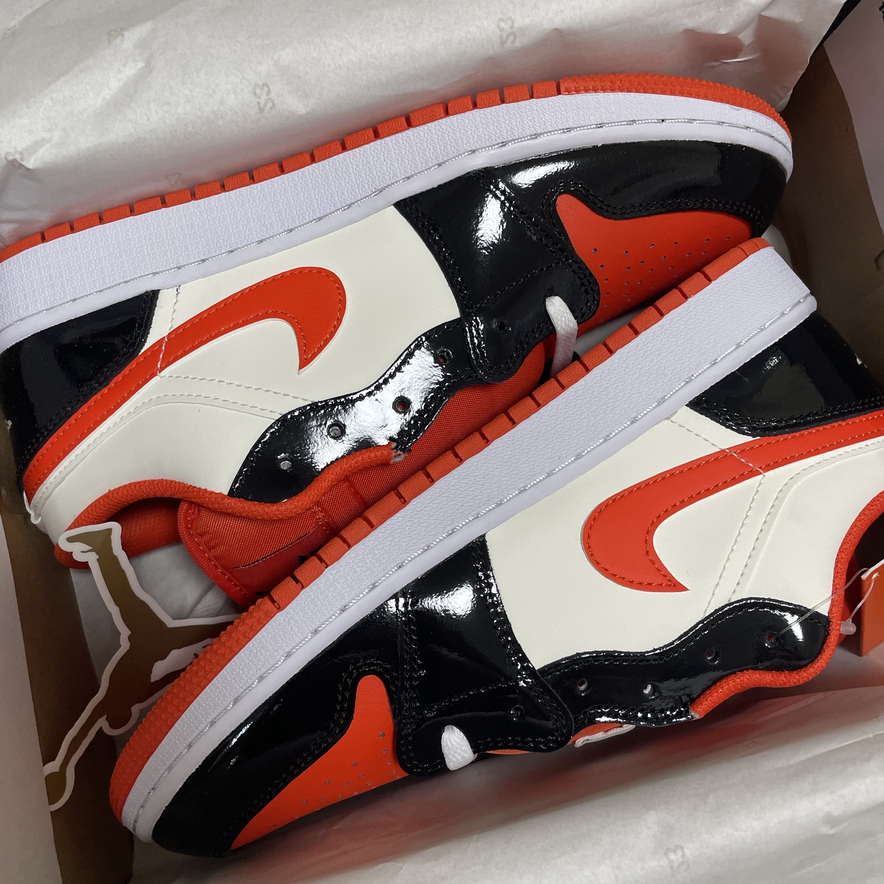 (GS) Jordan 1 Low SE Team Orange Black 착용 스타일
