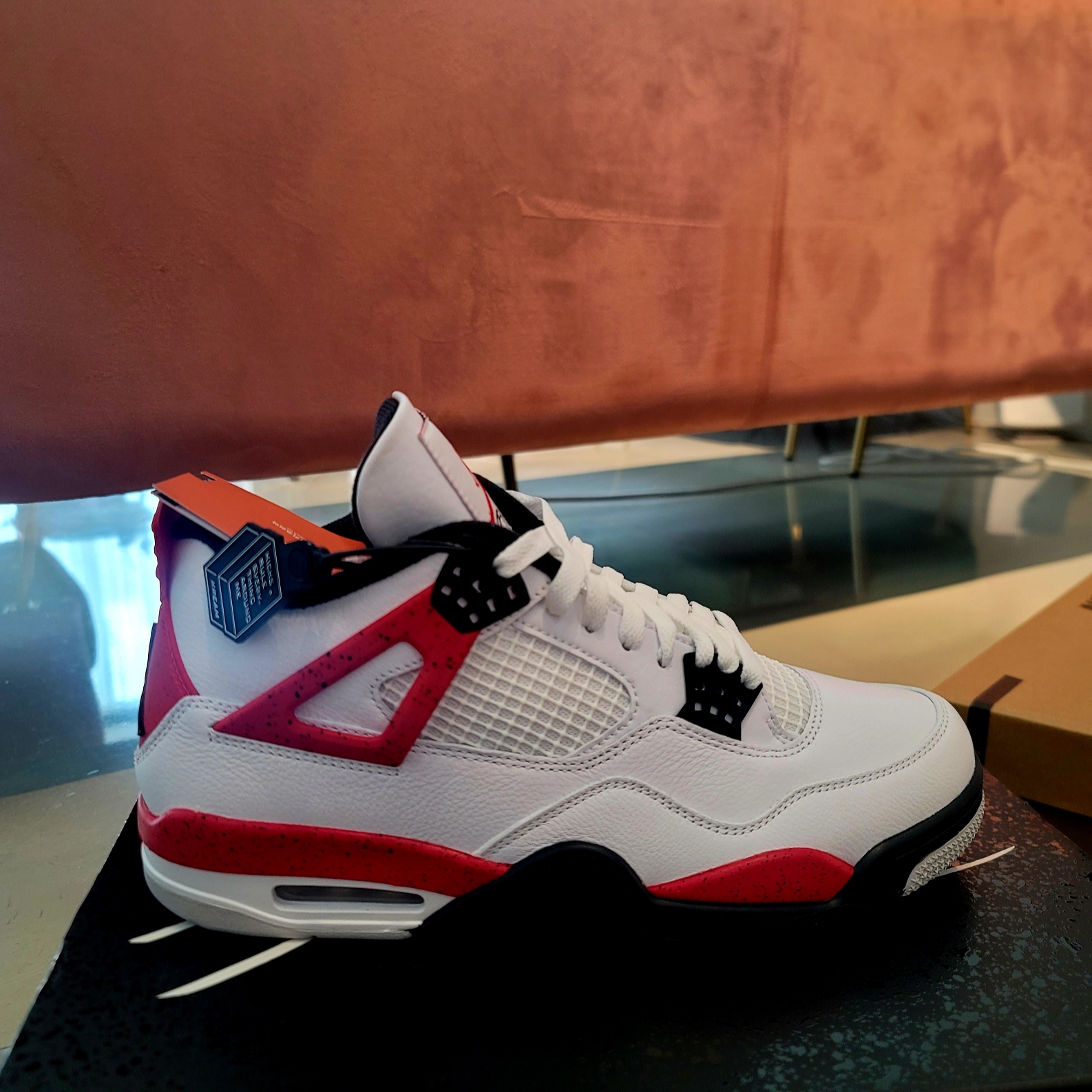 Jordan 4 Retro Red Cement 착용 스타일