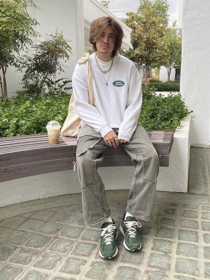 New Balance x JJJJound 992 Made in USA Mossy Green 착용 스타일 - 1