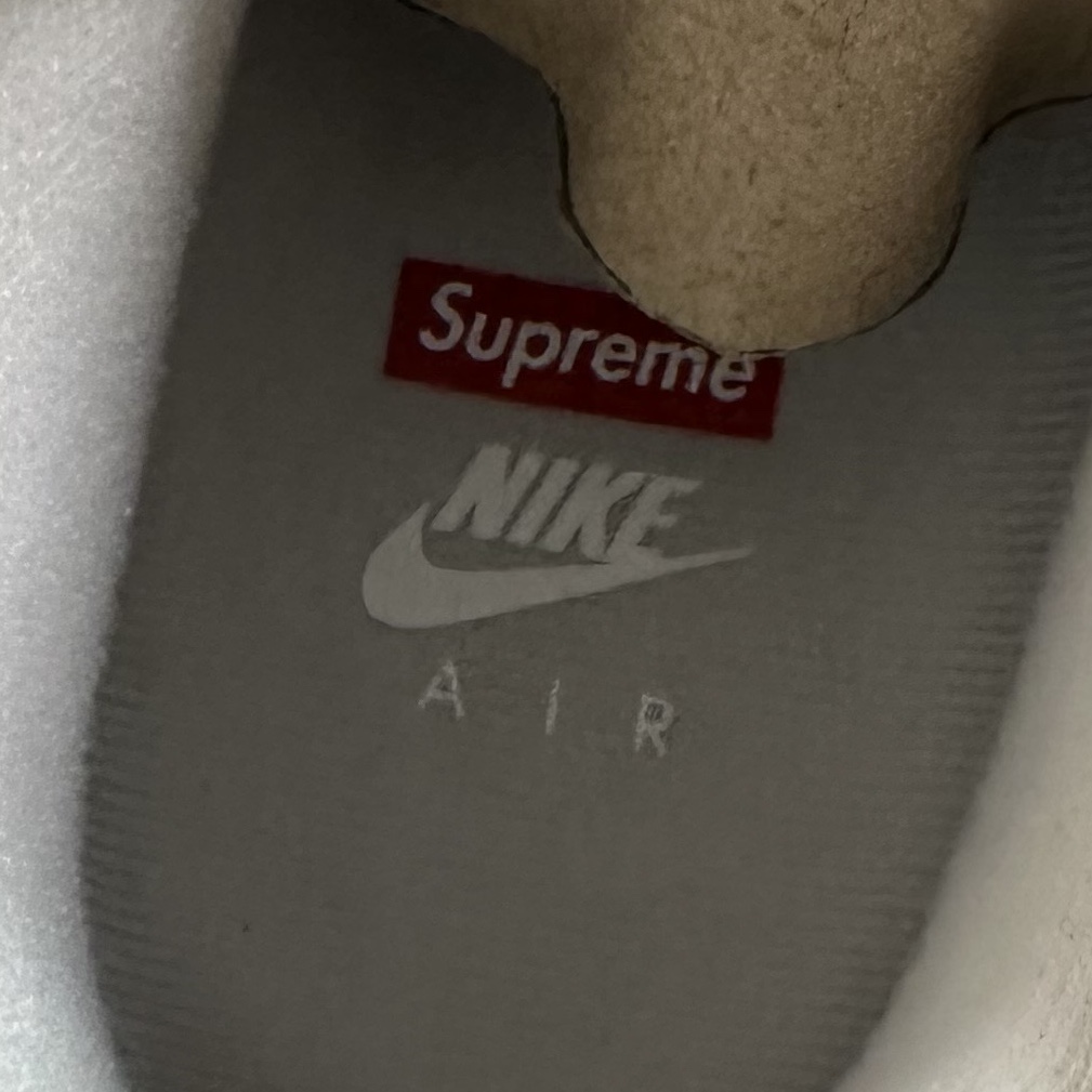 Nike x Supreme Air Force 1 Low White 착용 스타일