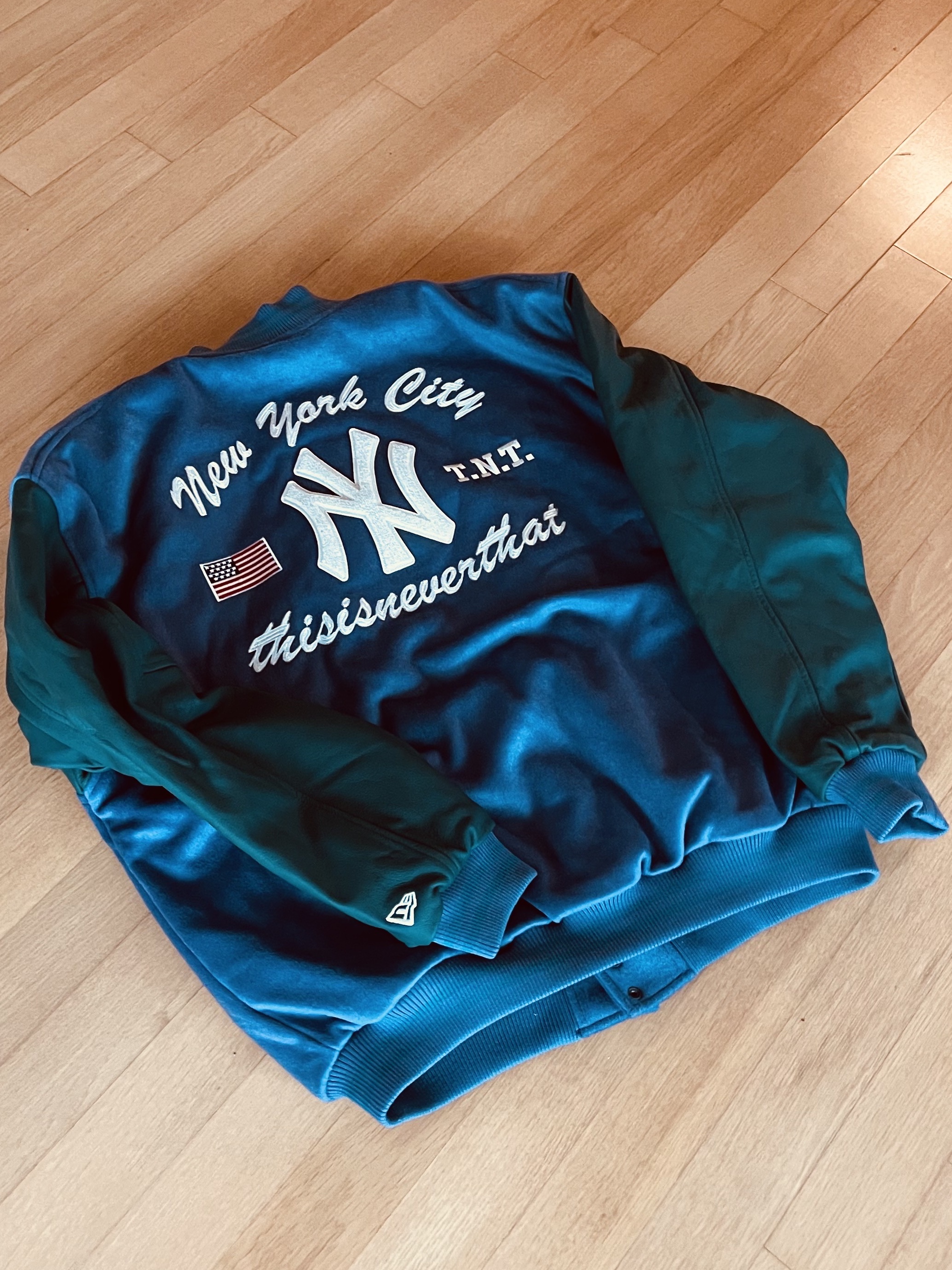 Thisisneverthat x New Era x MLB New York Yankees Varsity Jacket Navy 착용 스타일 - 1