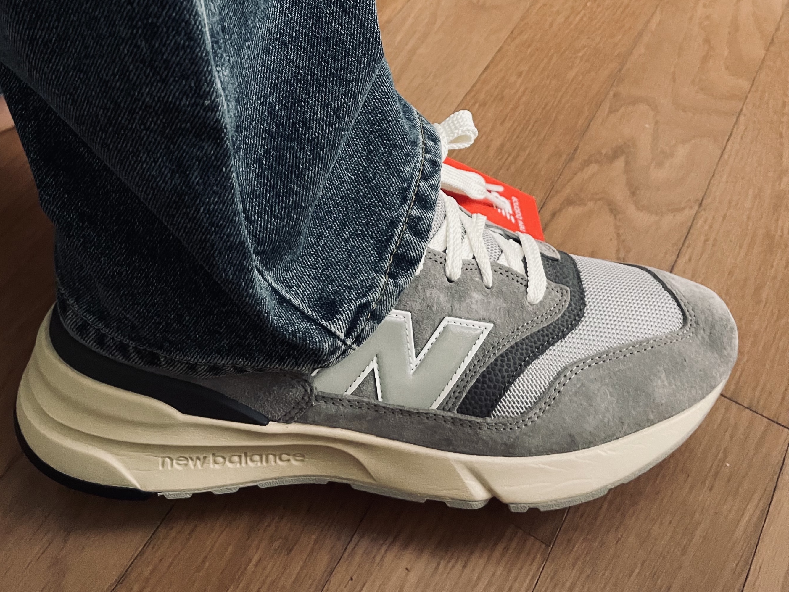 New Balance 997R Shadow Grey 착용 스타일