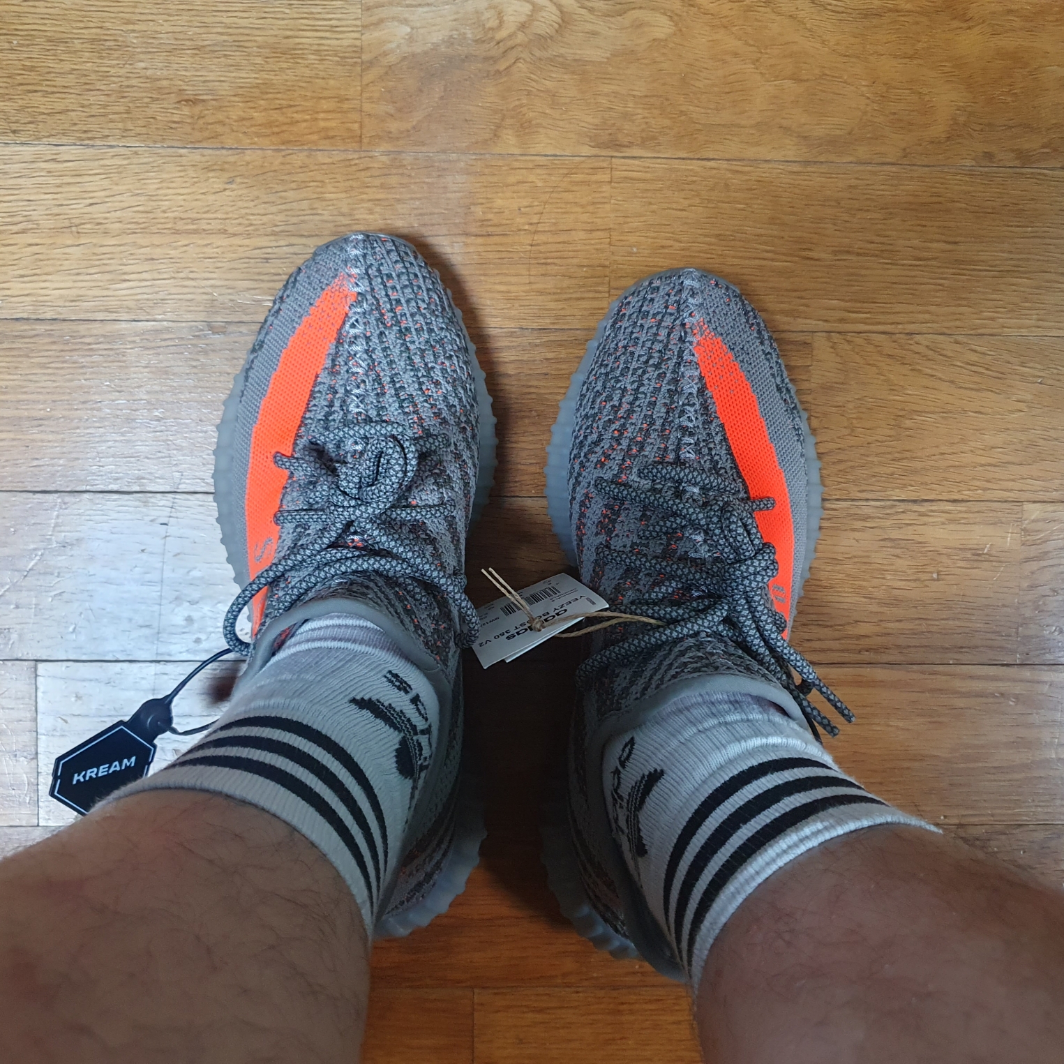 Adidas Yeezy Boost 350 V2 Beluga - Reflective 착용 스타일