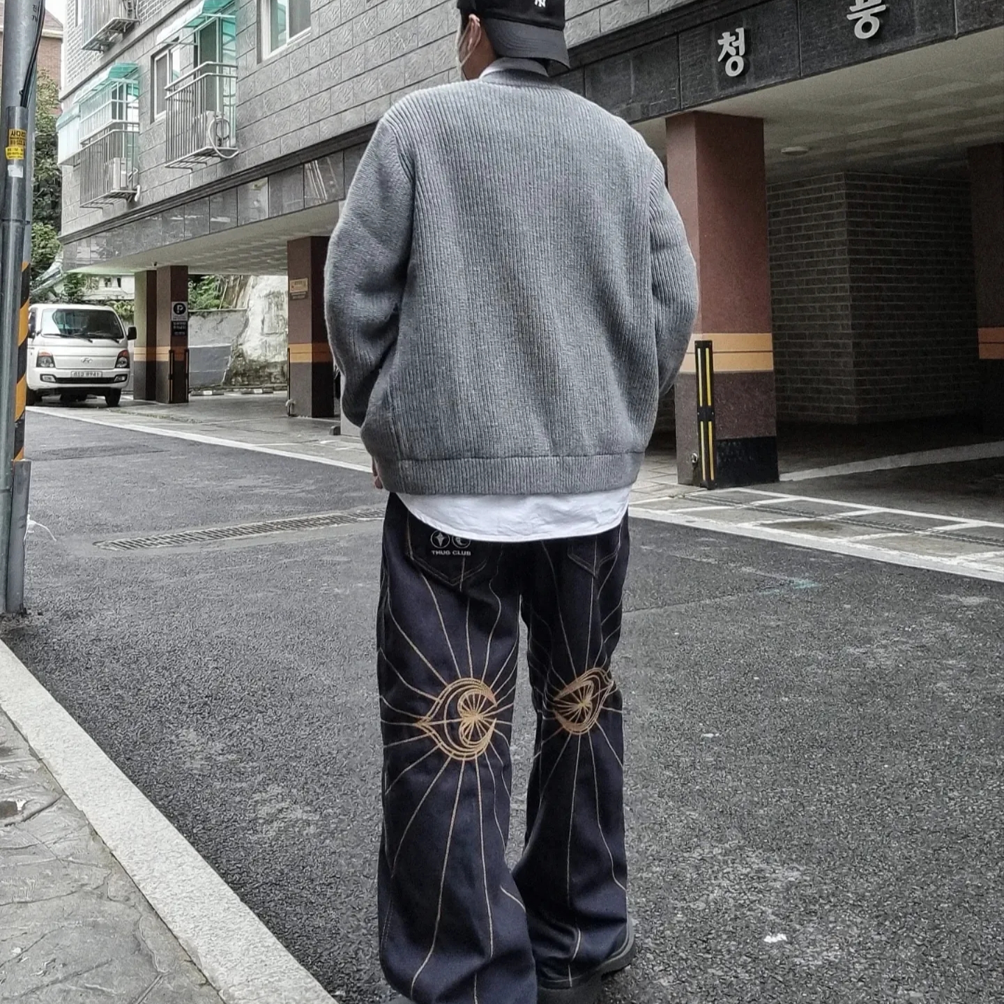 Balenciaga Steroid Derby Black, Thug Club Chain Stitch Denim Pants Black 착용 스타일 - 2