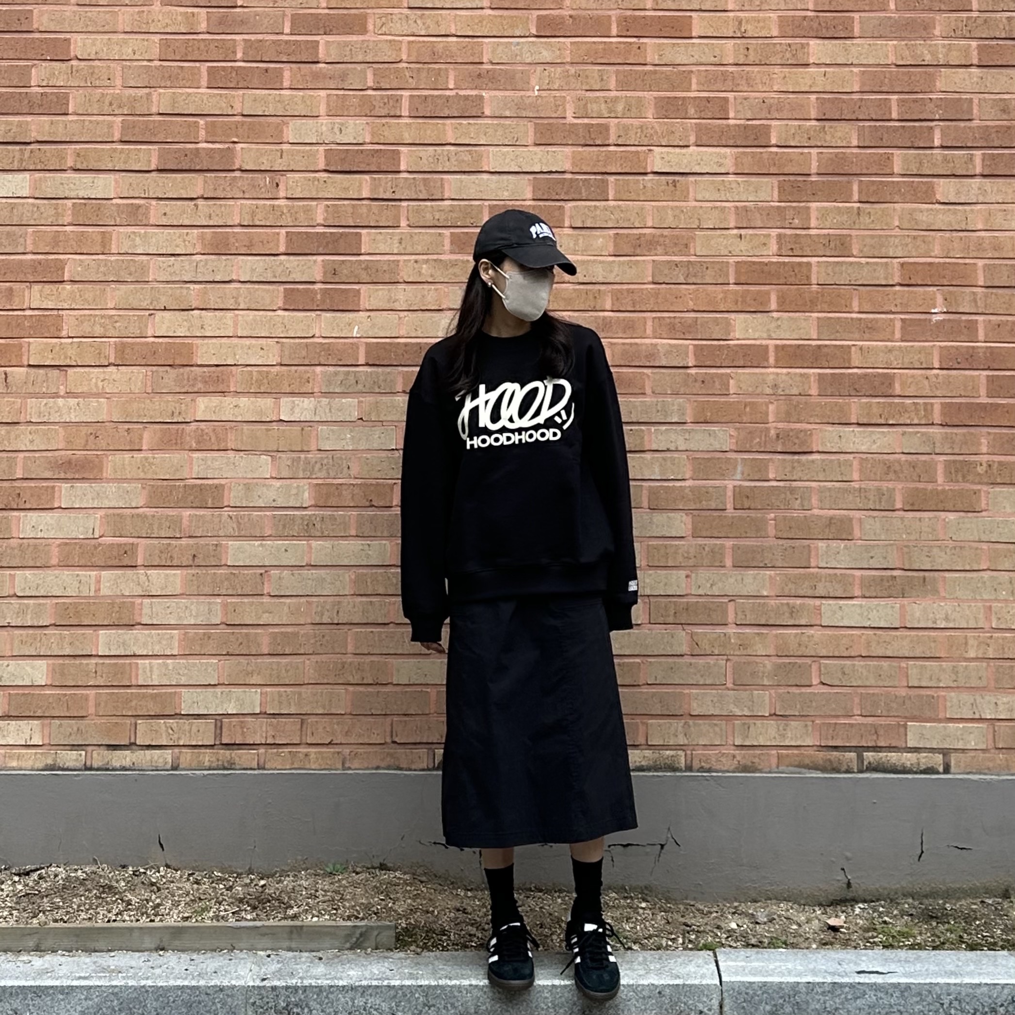 Adidas Spezial Handball Core Black, Balenciaga Cities Paris Cap Black 착용 스타일 - 2