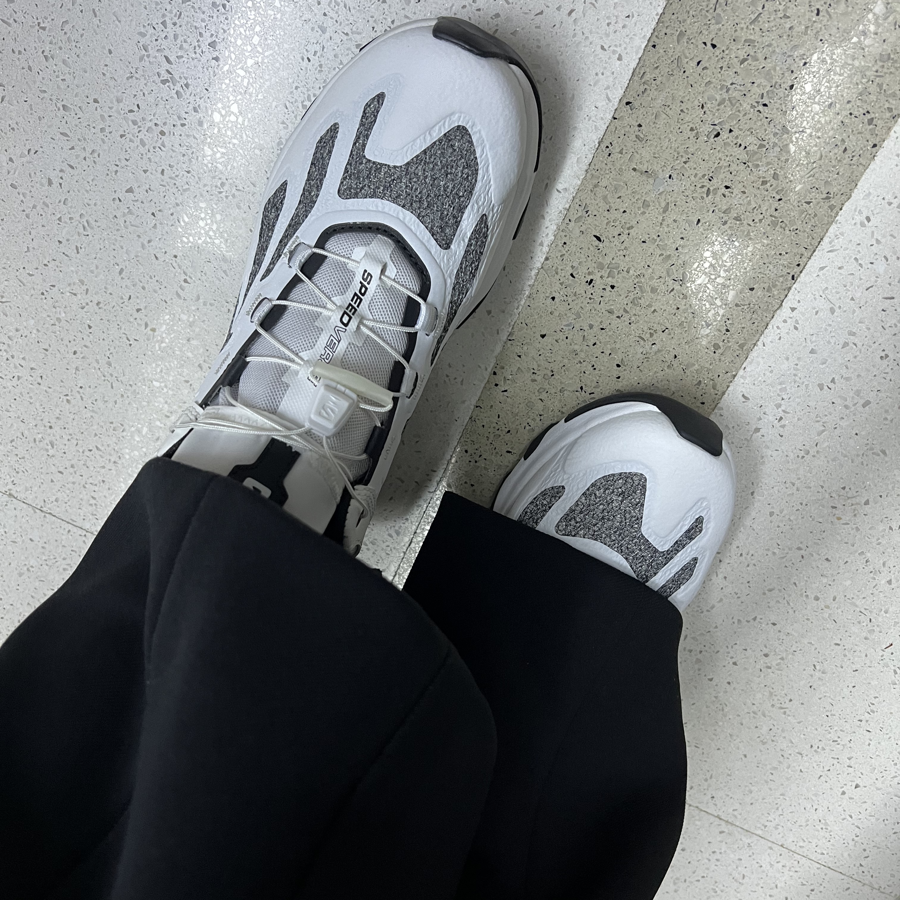 Salomon Speedverse PRG White Vanilla Ice 착용 스타일