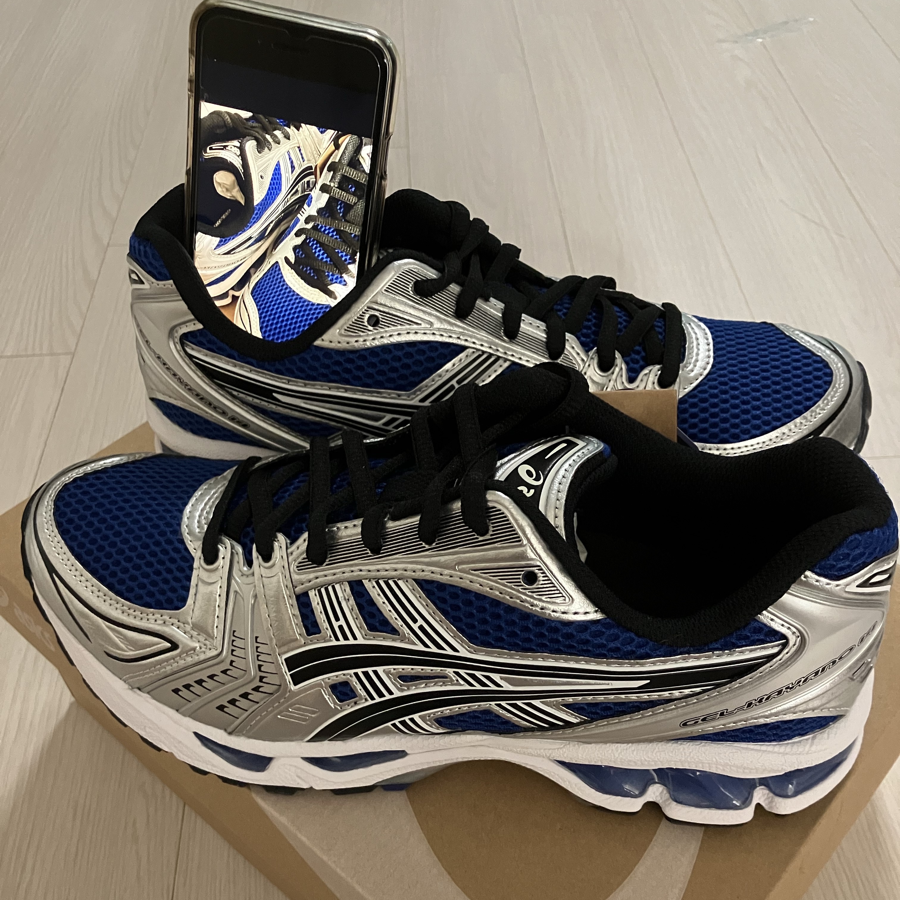 Asics Gel-Kayano 14 Monaco Blue Black 착용 스타일