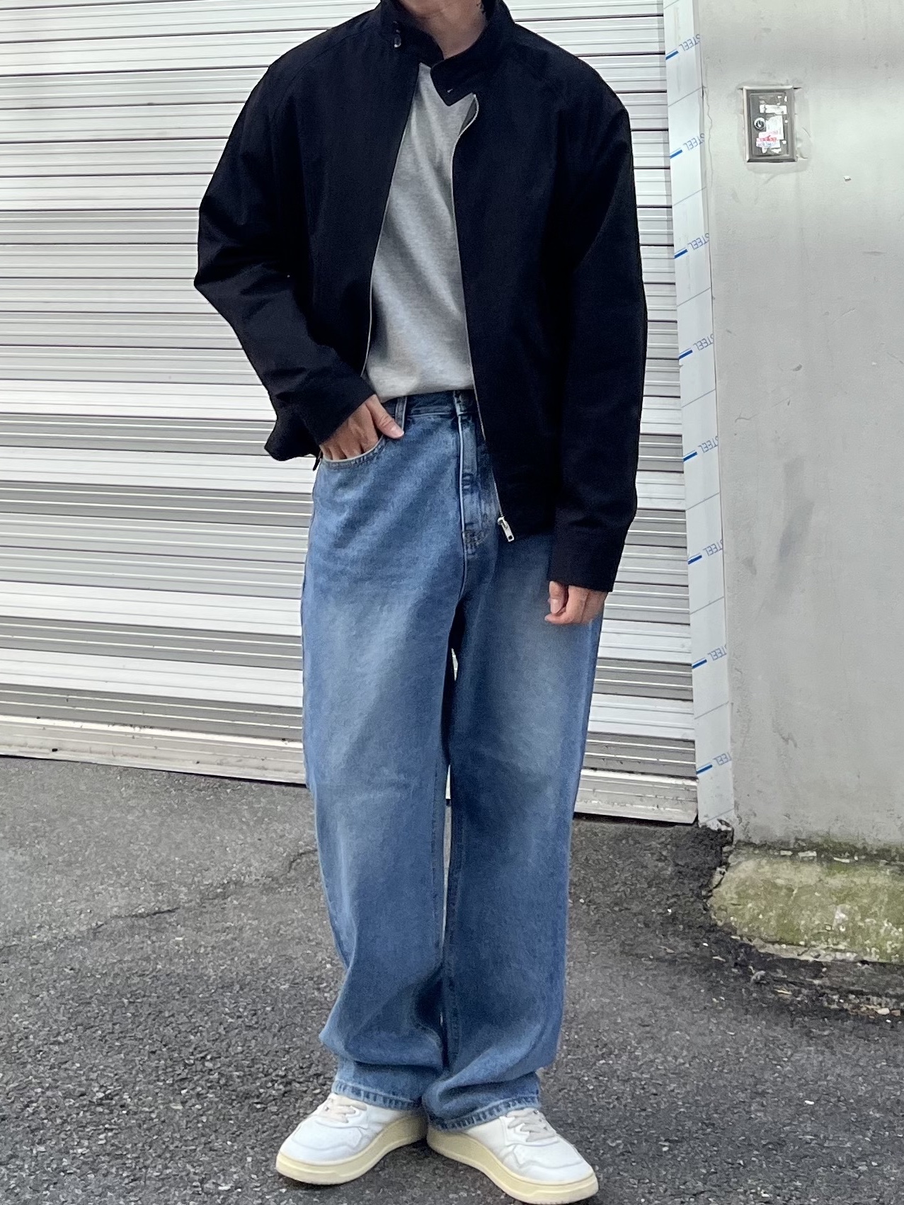 Autry Medalist Low Leather Sneakers White 착용 스타일 - 1