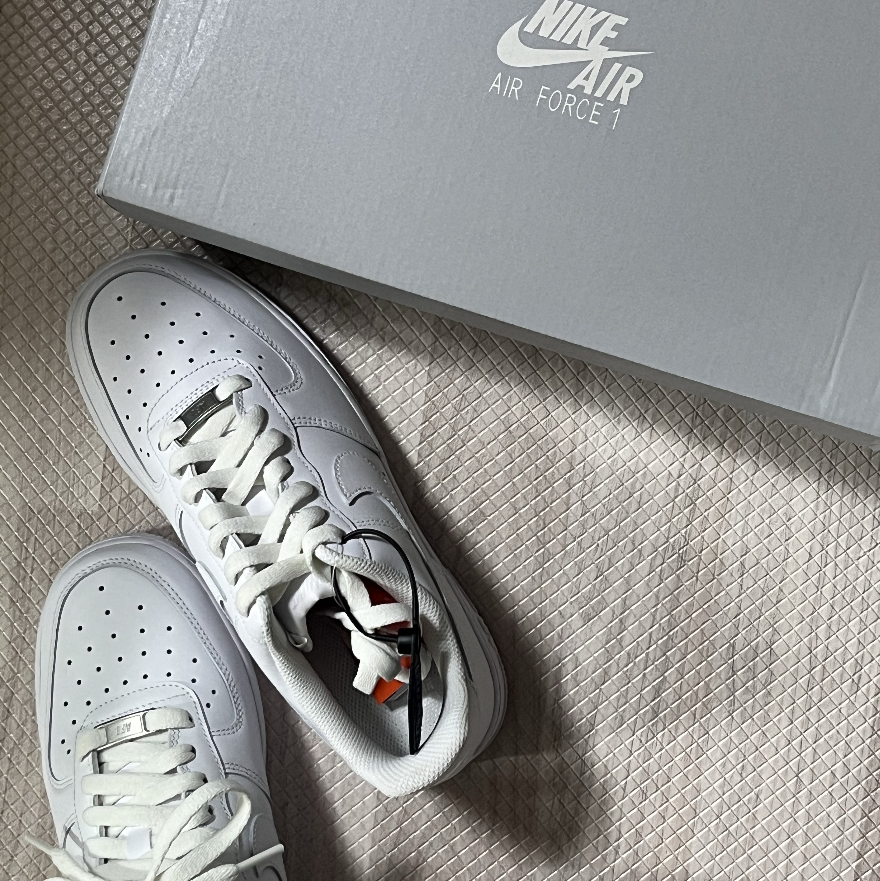 (W) Nike Air Force 1 '07 Low White 착용 스타일 - 1