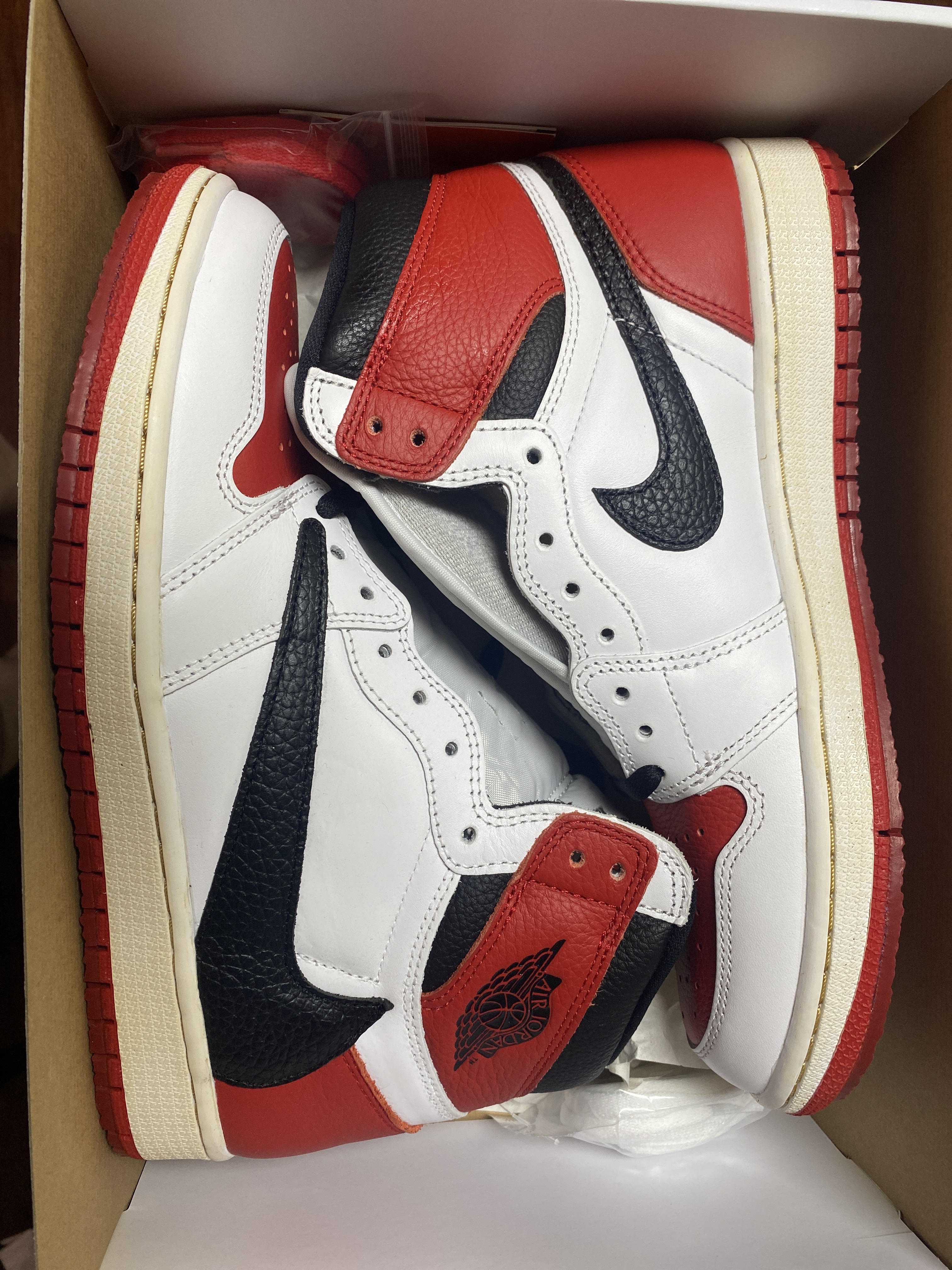 Jordan 1 Retro High OG Heritage 착용 스타일