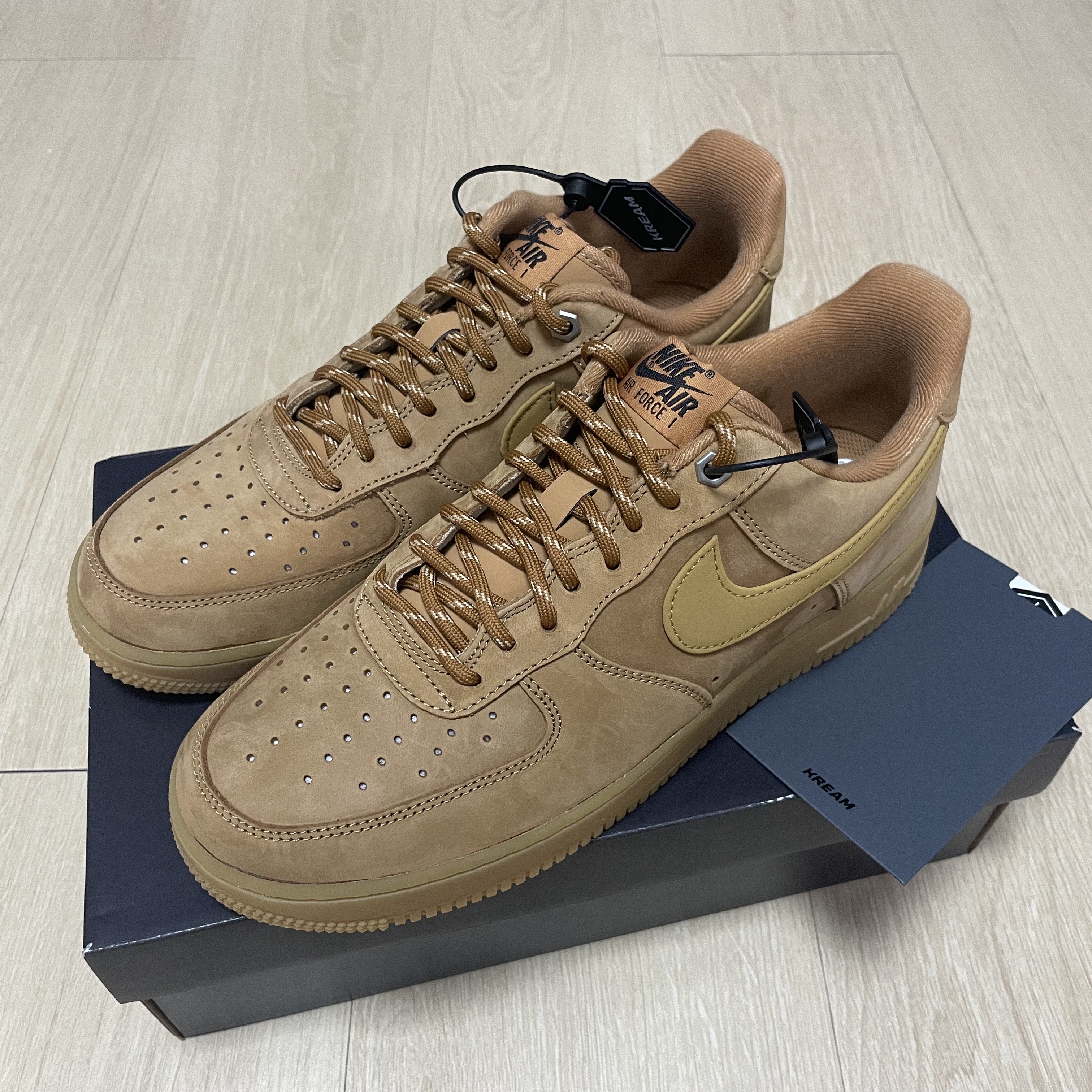 Nike Air Force 1 '07 WB Flax 착용 스타일