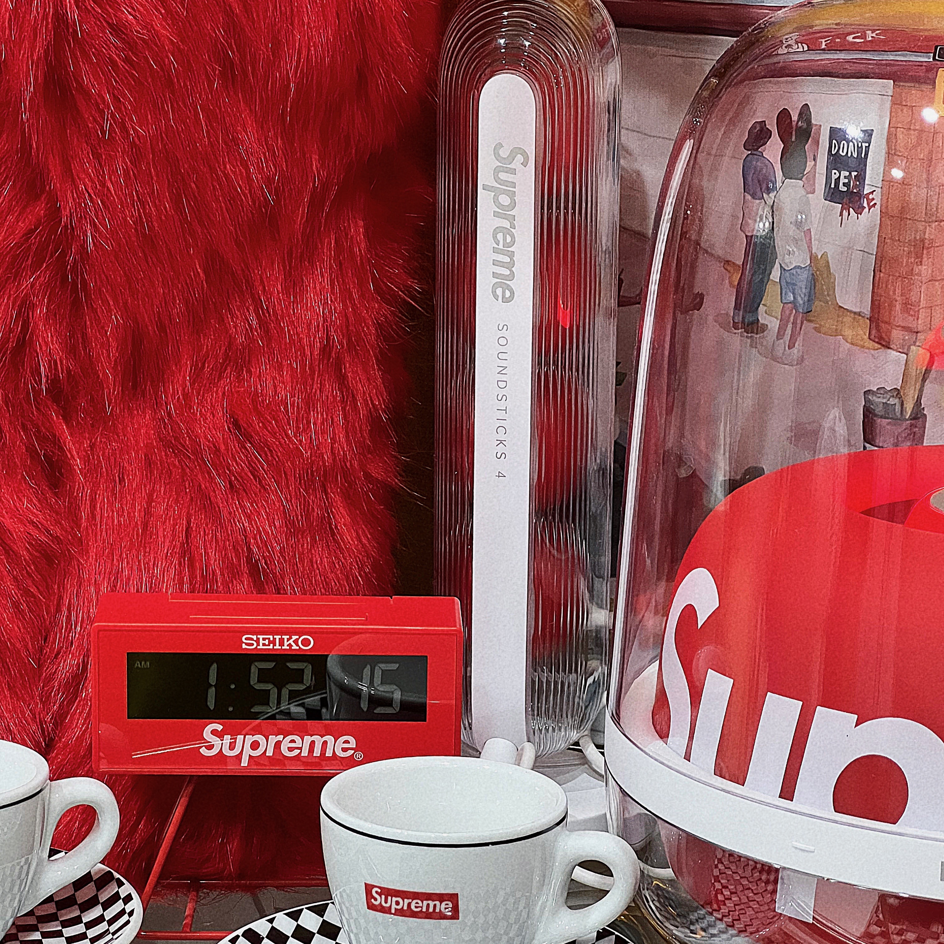 Supreme x Harman Kardon Soundsticks White (Korean Ver.) - 23FW 착용 스타일 - 3