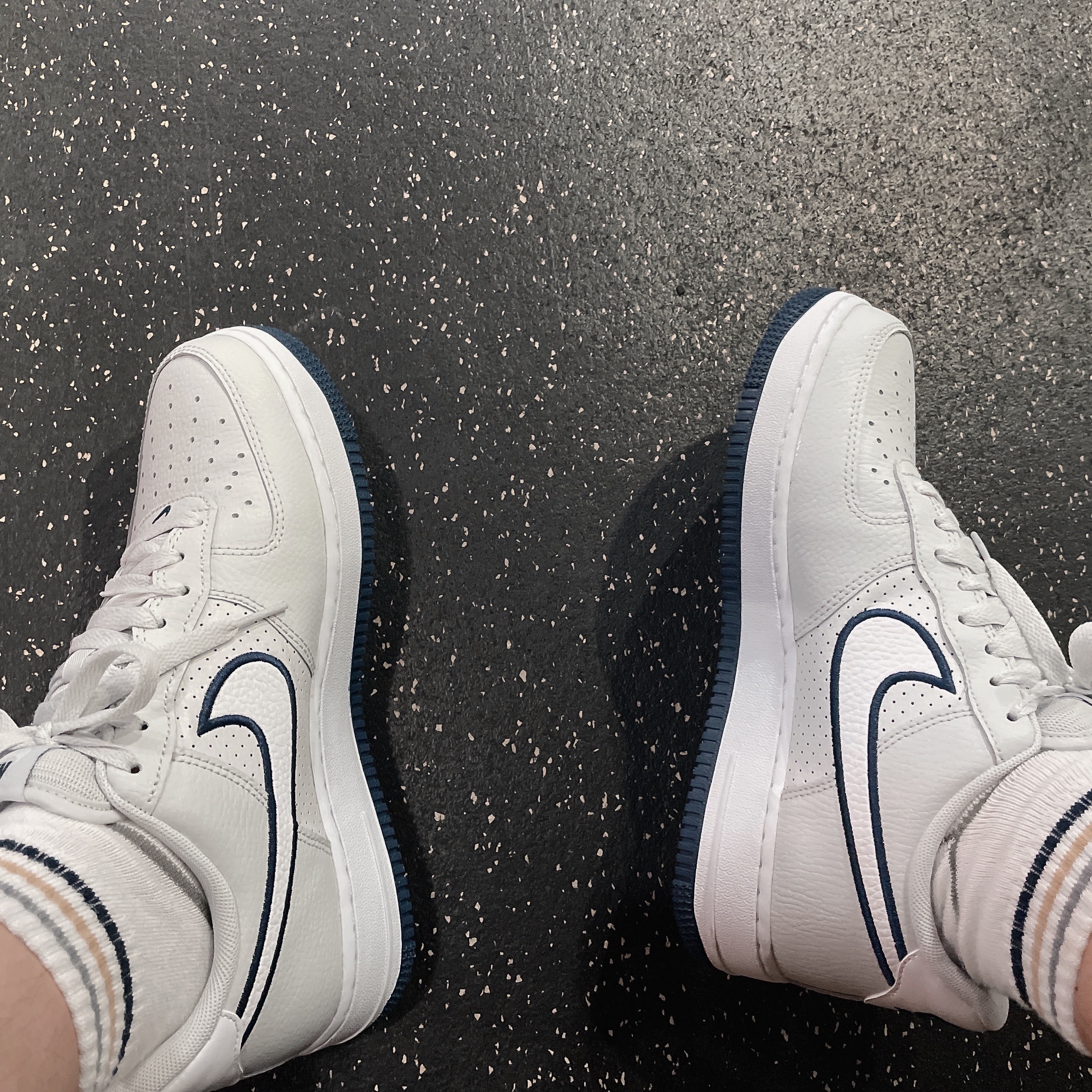 Nike Air Force 1 '07 Photon Dust White 착용 스타일