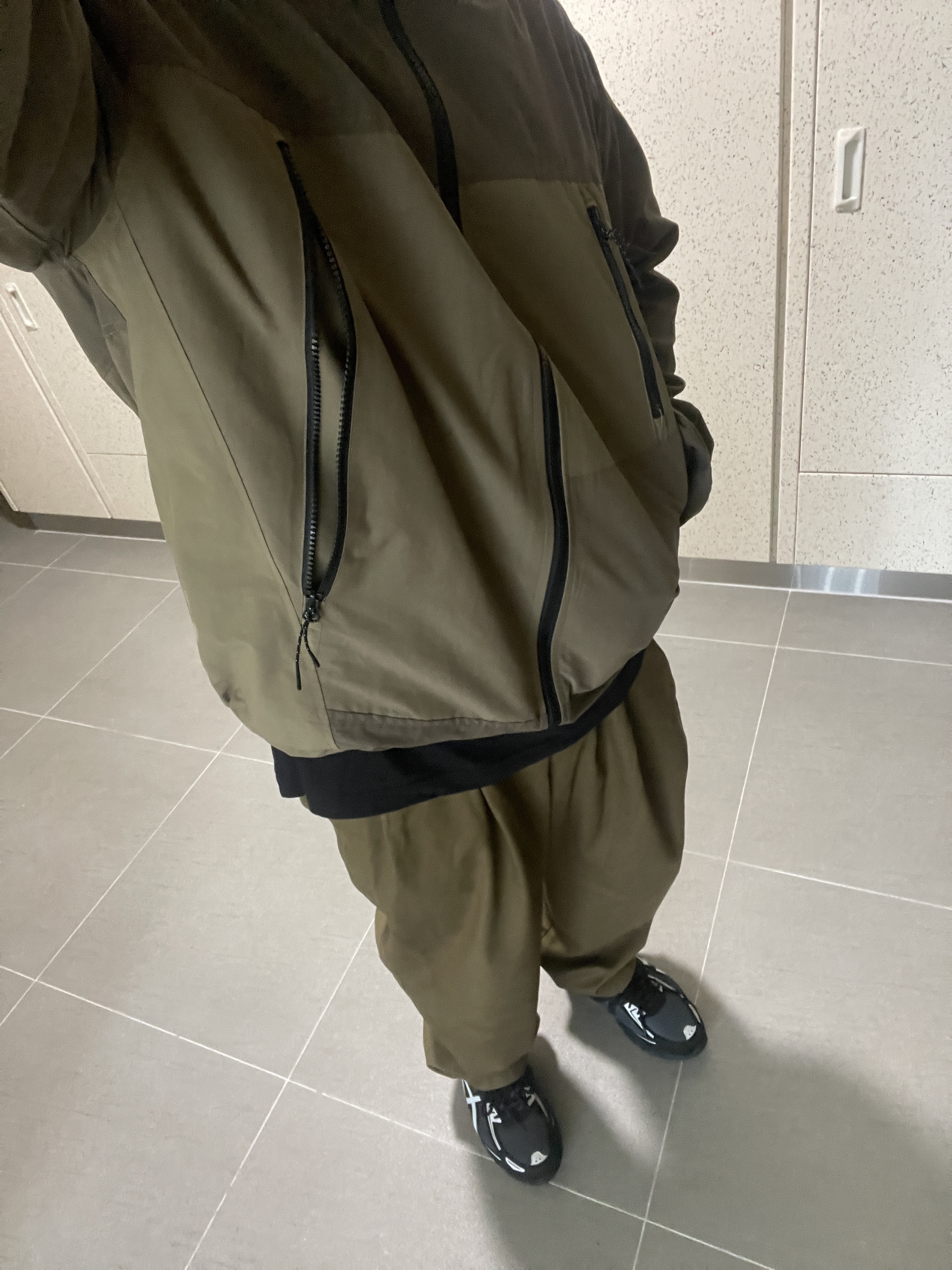 Asics Gel-Venture 6 Carrier Grey 착용 스타일 - 1