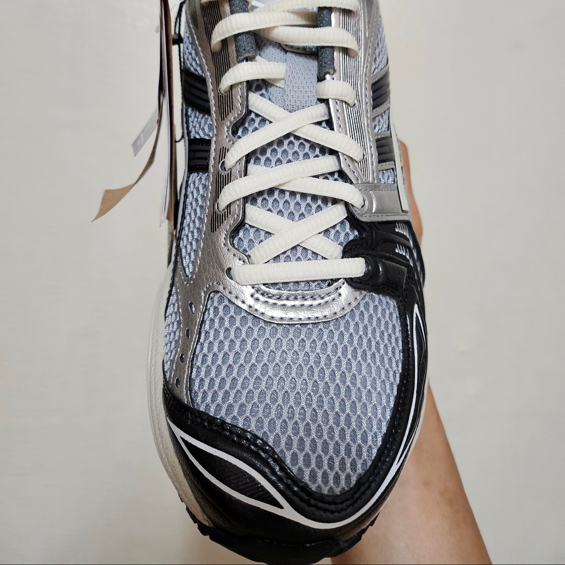 Asics Gel-Kayano 14 Black Glacier Grey 착용 스타일 - 3