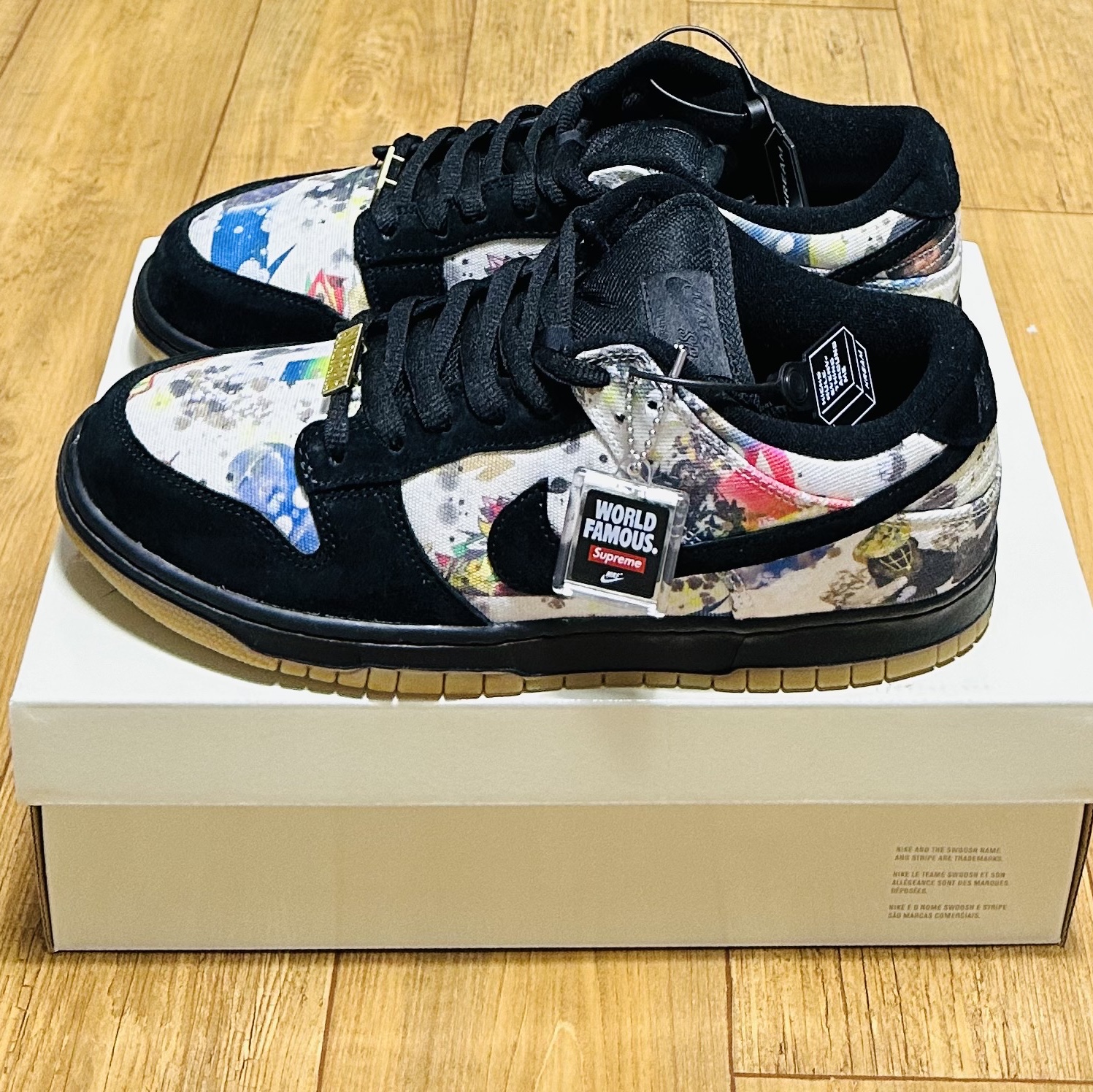 Nike x Supreme SB Dunk Low QS Rammellzee Black 착용 스타일