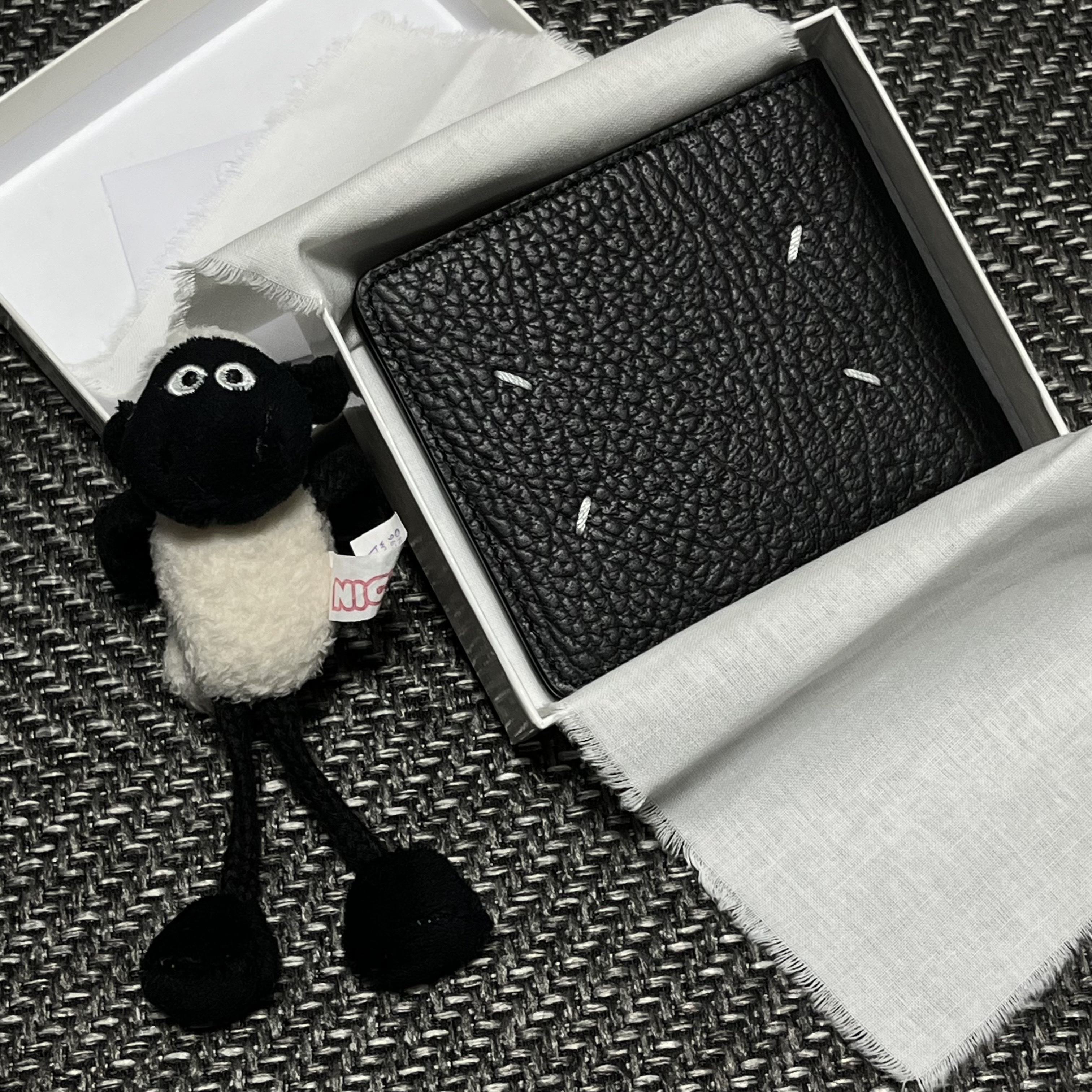 Maison Margiela Bi-Fold Wallet Black 착용 스타일 - 1