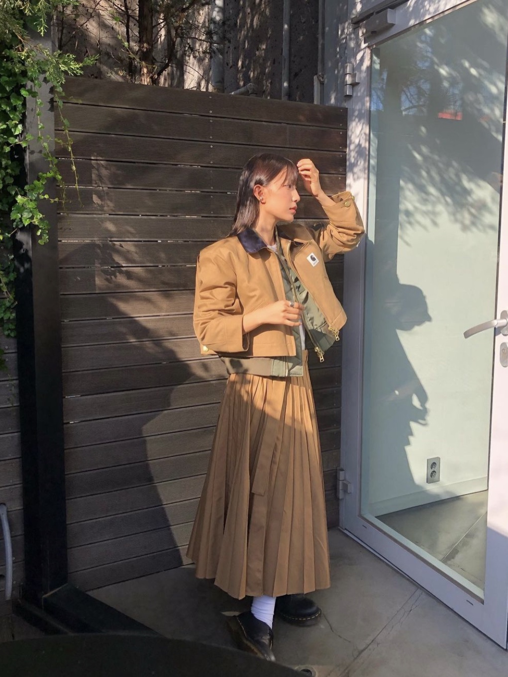 (W) Sacai x Carhartt WIP Pleated Skirt Beige, (W) Sacai x Carhartt WIP Canvas MA-1 Jacket Detroit Beige 착용 스타일