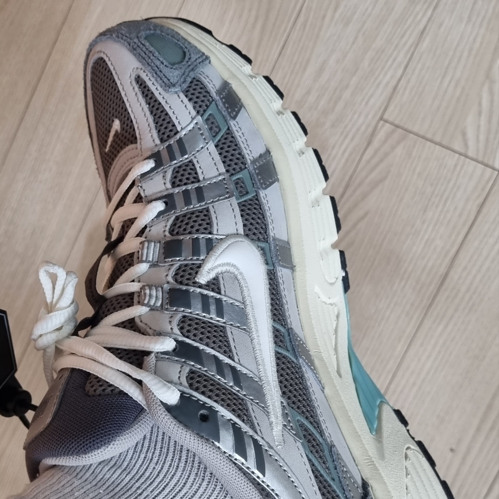 Nike P-6000 Flat Pewter Light Iron Ore 착용 스타일 - 3