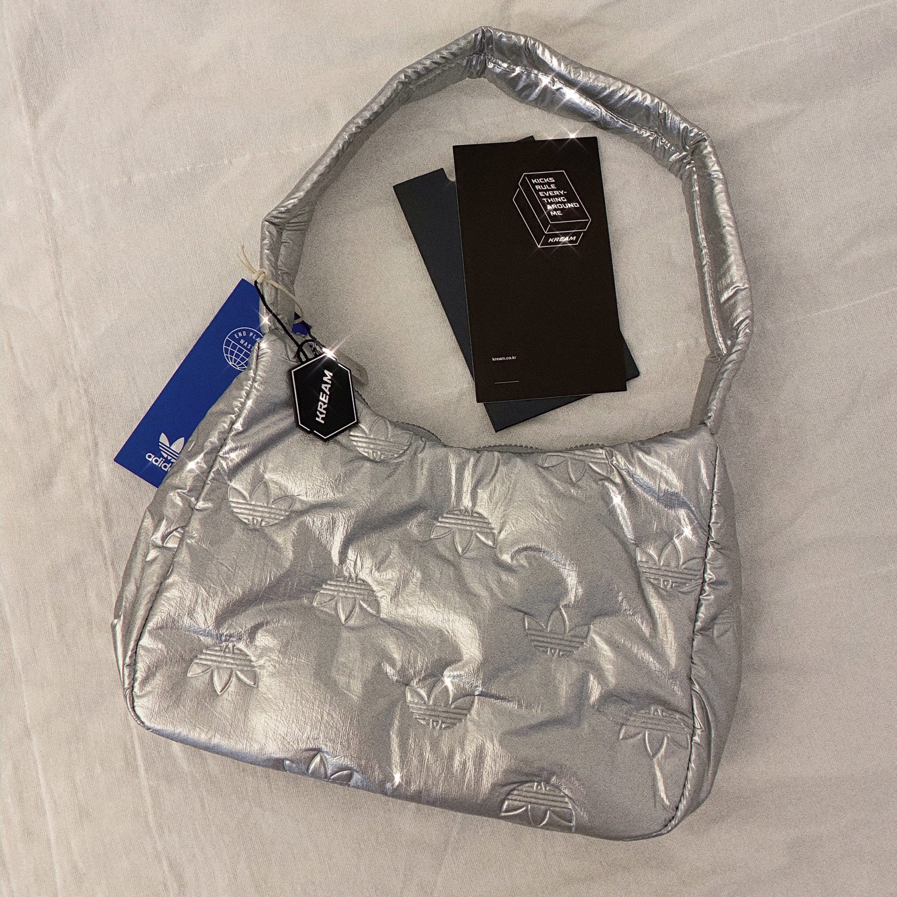 Adidas Puffy Satin Mini Shoulder Bag Silver Metallic 착용 스타일