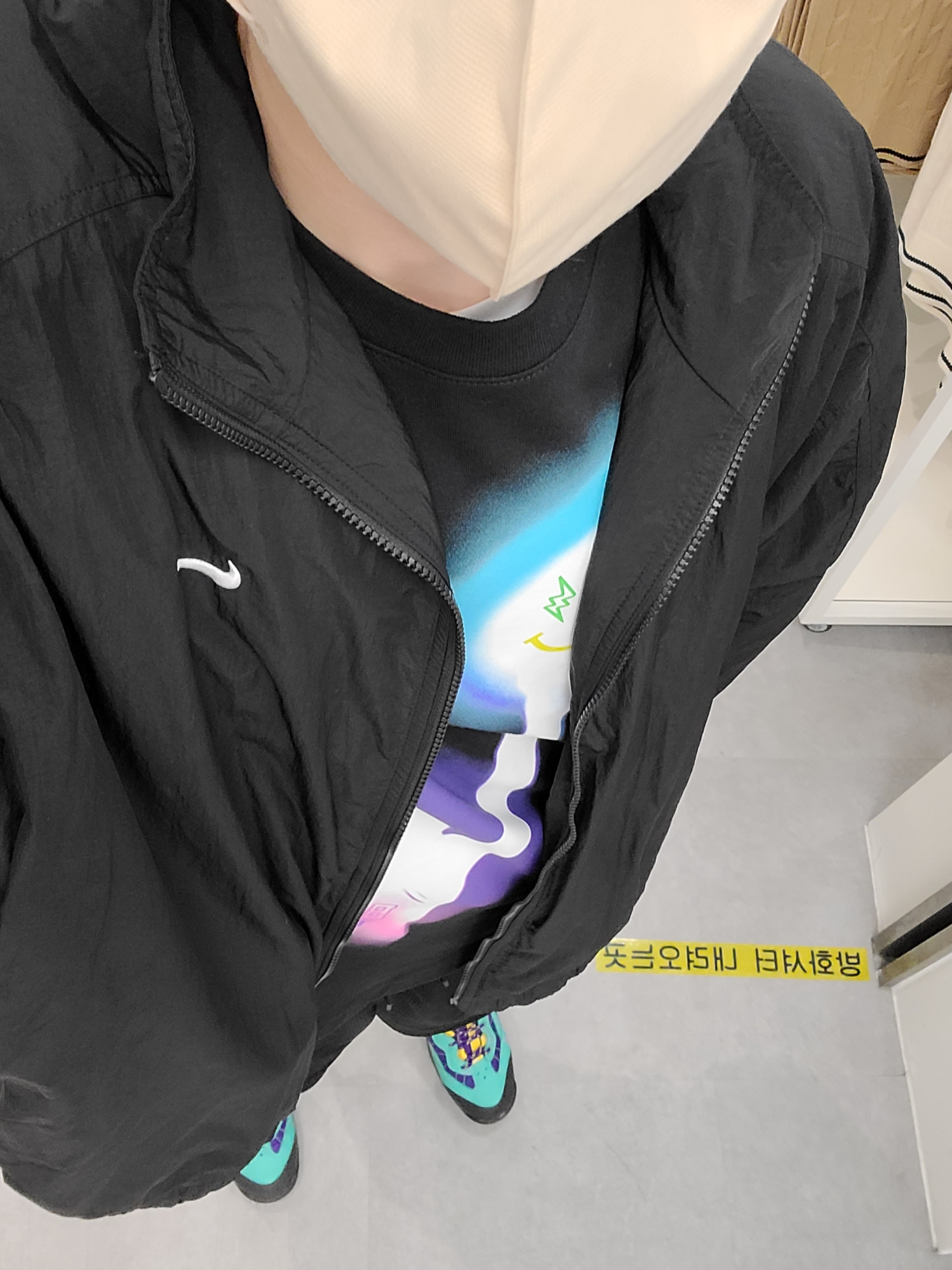 Nike M NRG Track Jacket Black, Jordan x J Balvin S/S T-Shirt Black - US/EU 착용 스타일 - 1