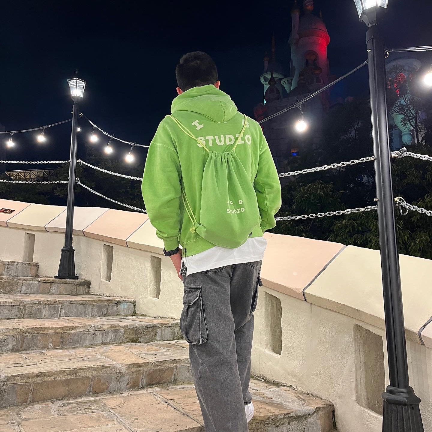 IAB Studio Pigment Hoodie & Sack Apple Green, Nike Air Force 1 '07 Low White 착용 스타일