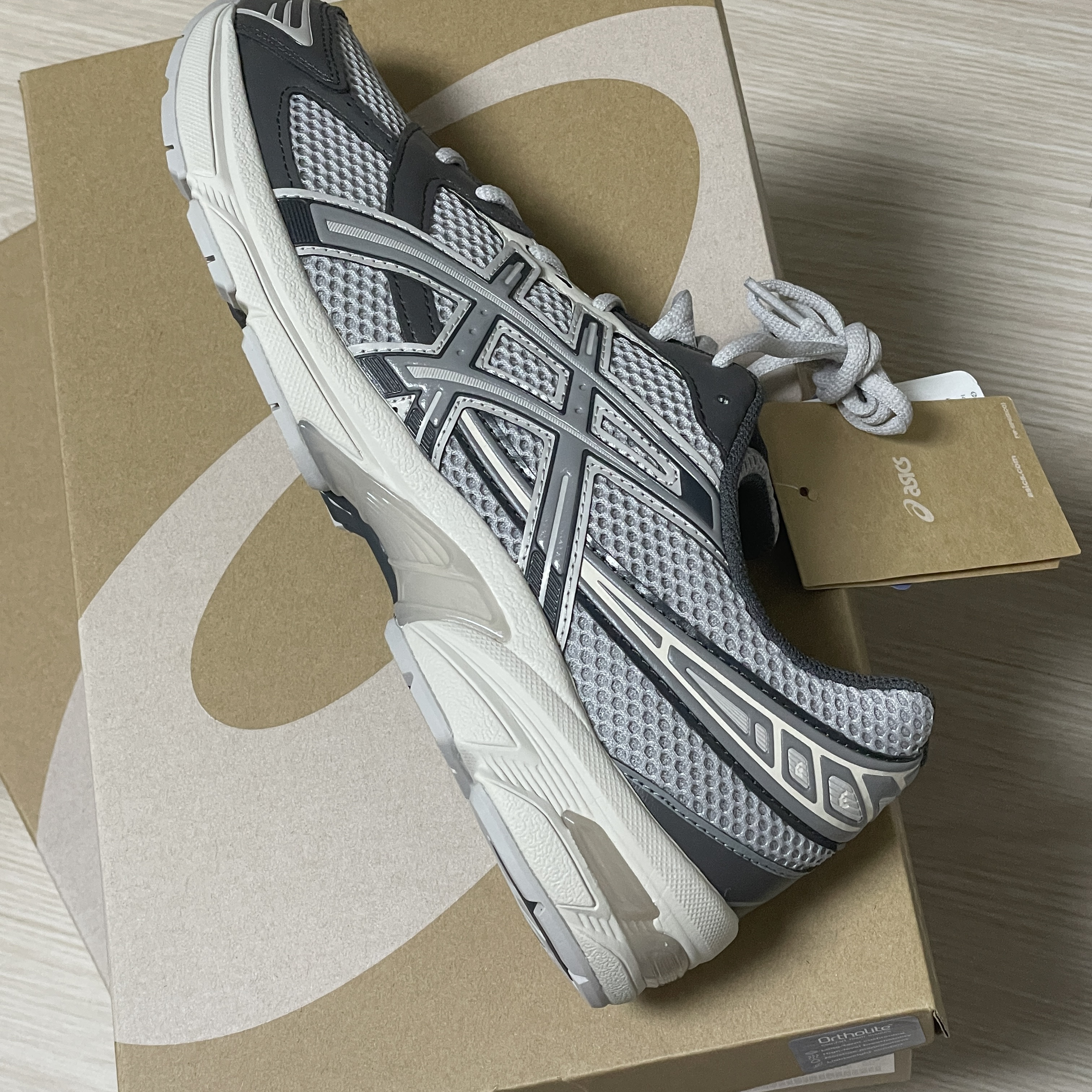 Asics Gel-1130 Oyster Grey Clay Grey 착용 스타일