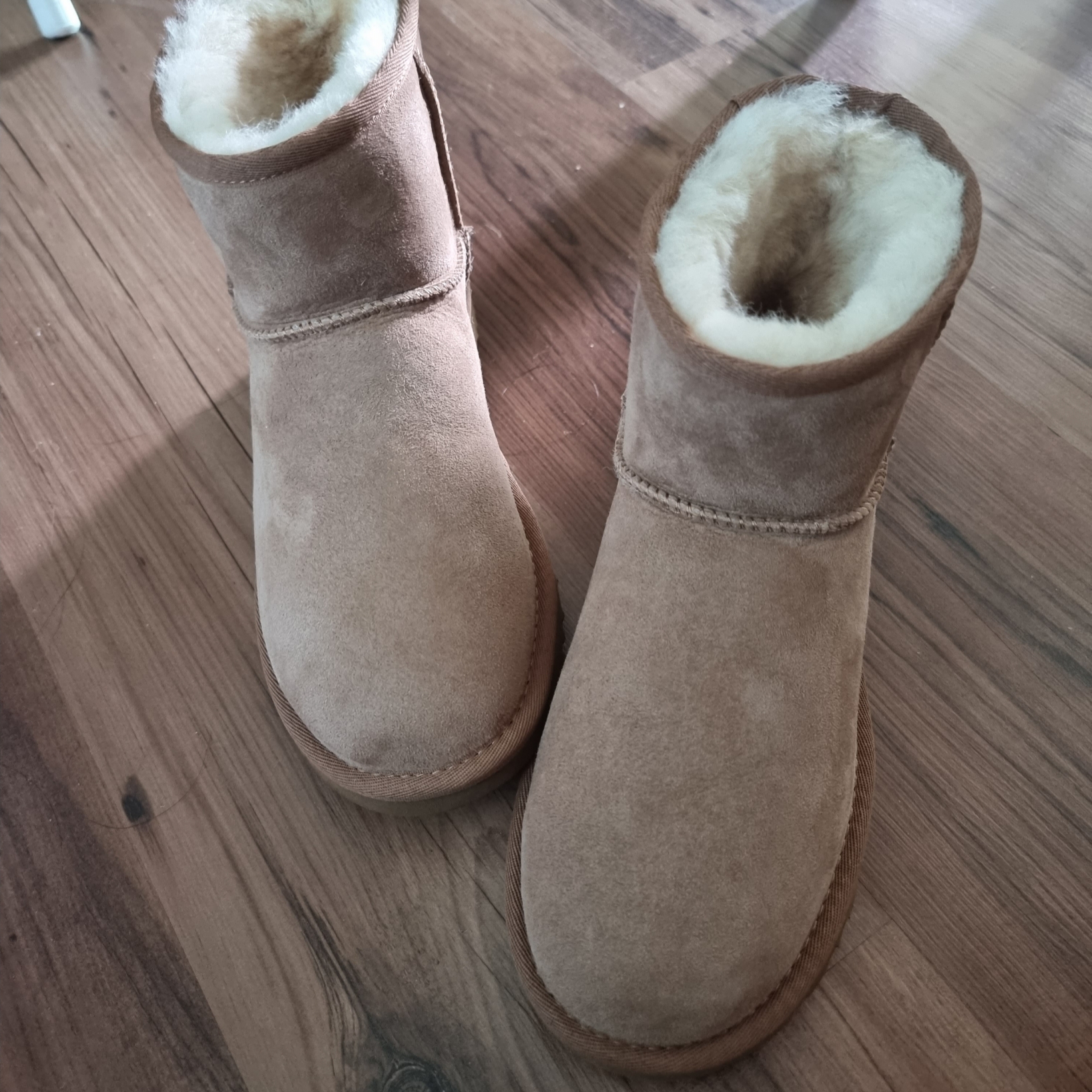 (W) UGG Classic Mini II Boots Chestnut 착용 스타일 - 3