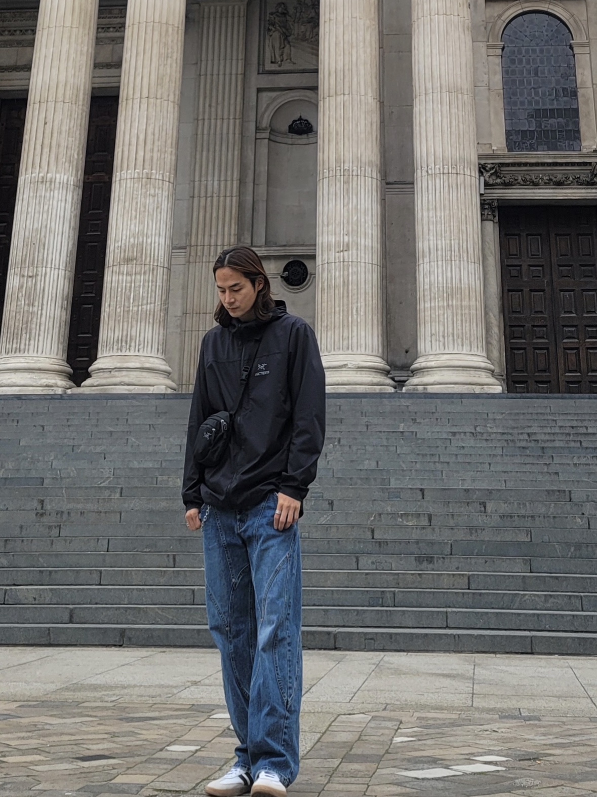 Arc'teryx Mantis 2 Waistpack Black, Arc'teryx Squamish Hoody Black 착용 스타일