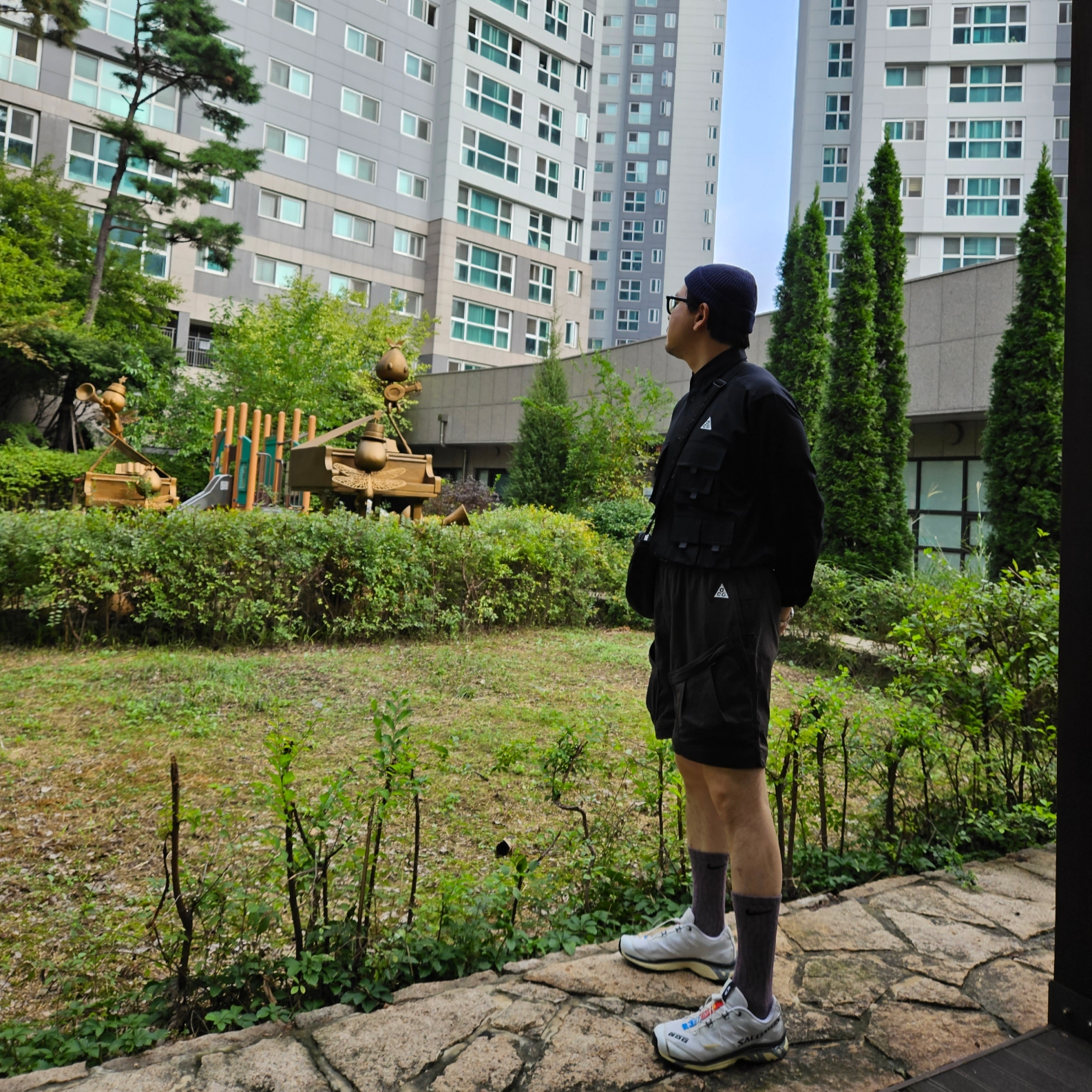 Salomon XT-4 White Lunar Rock, Nike ACG Smith Summit Cargo Pants Velvet Brown - Asia 착용 스타일 - 3