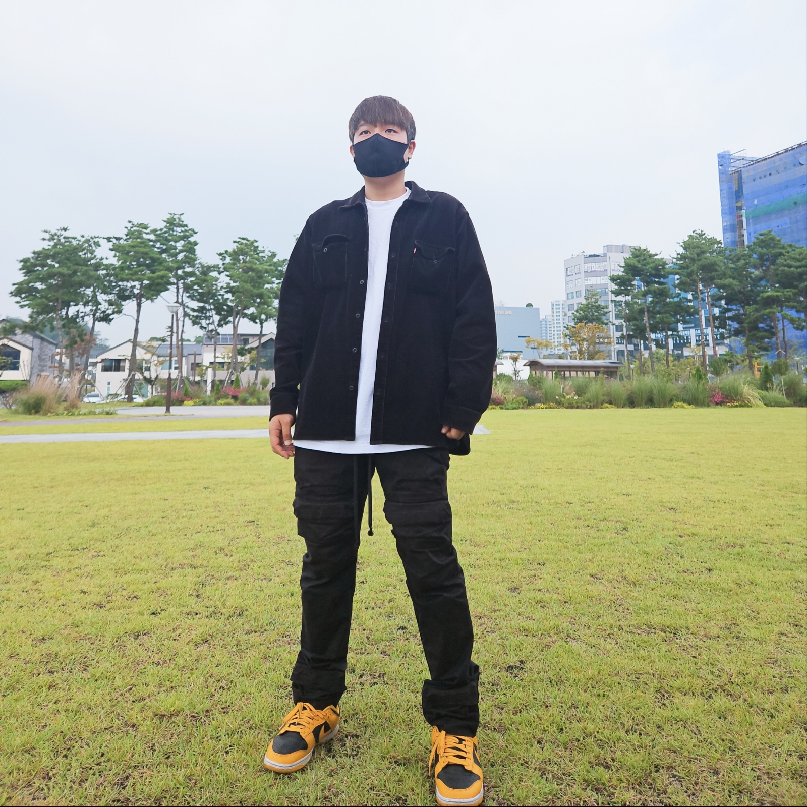 Grailz Flight Pocket Pants Black, Nike Dunk Low Retro Championship Goldenrod 착용 스타일 - 2
