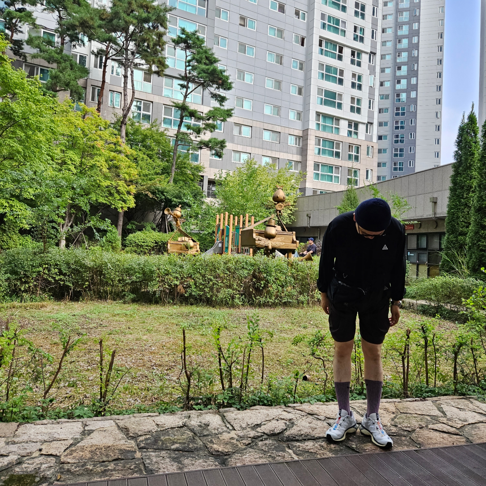 Salomon XT-4 White Lunar Rock, Nike ACG Smith Summit Cargo Pants Velvet Brown - Asia 착용 스타일 - 4