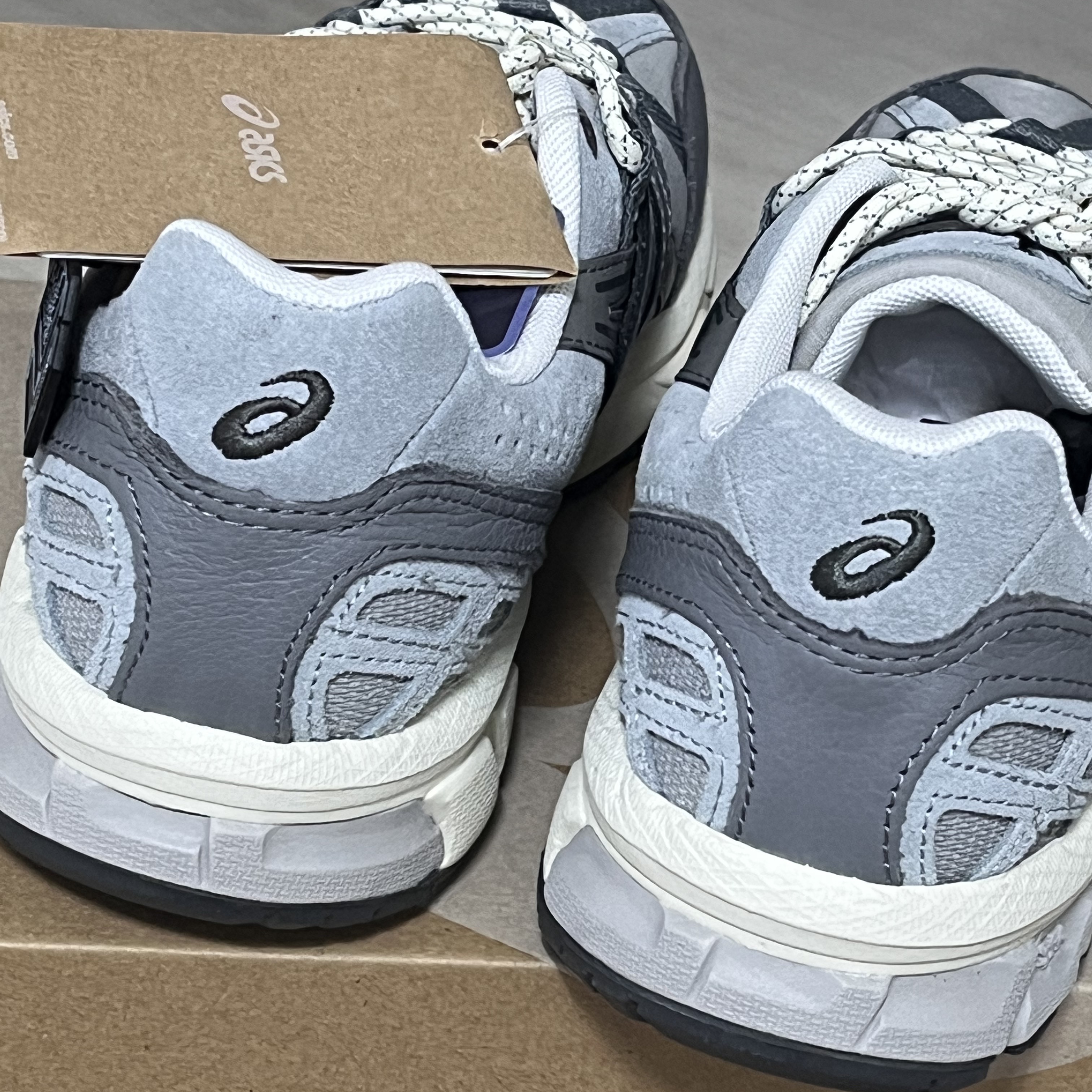 Asics Gel-Sonoma 15-50 Oyster Grey Clay Grey 착용 스타일