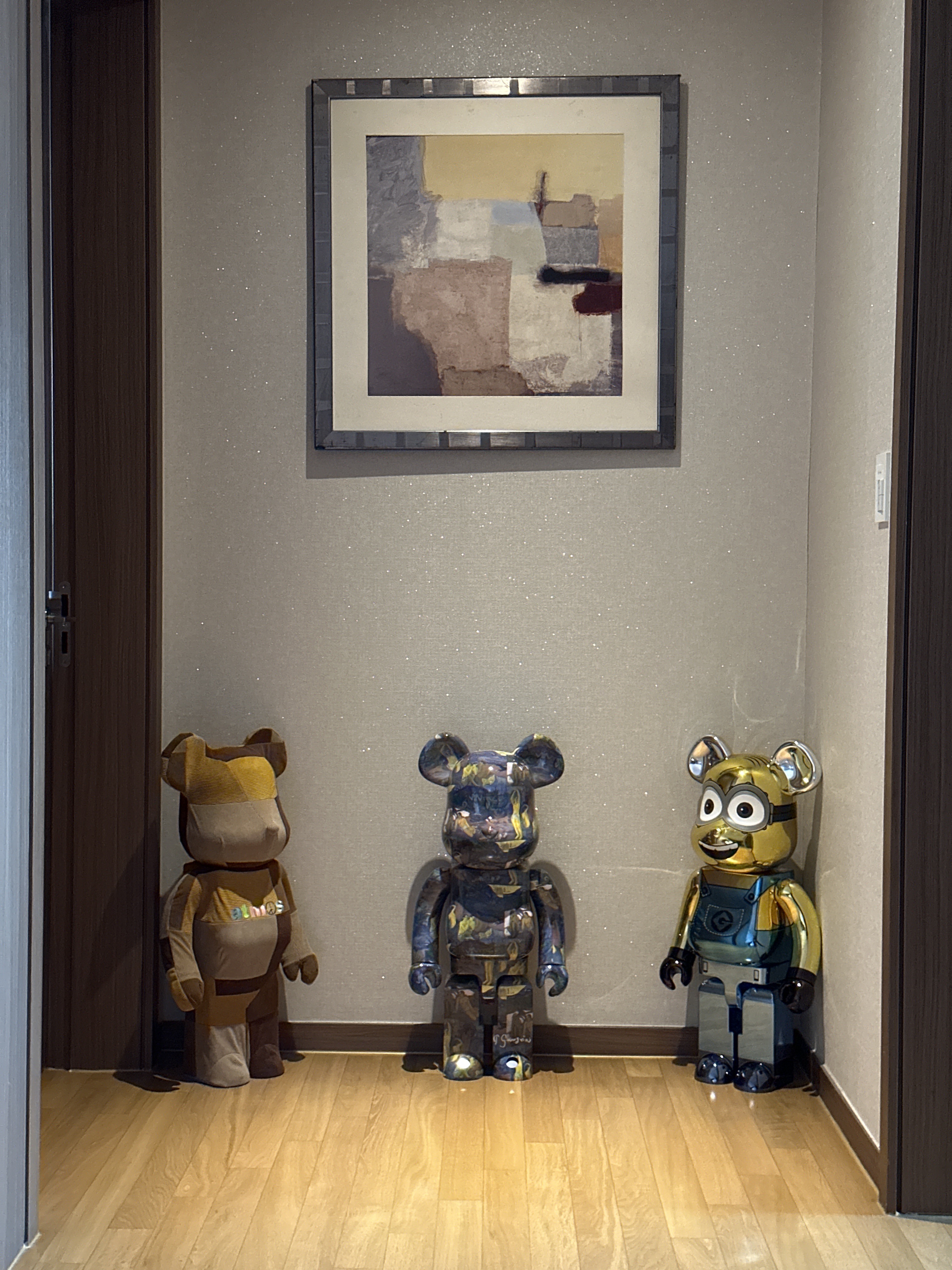 Bearbrick x Atmos x Sean Wotherspoon 1000%, Bearbrick Paul Gauguin Where Do We Come From? What Are We? Where Are We Going? 1000% 착용 스타일 - 1
