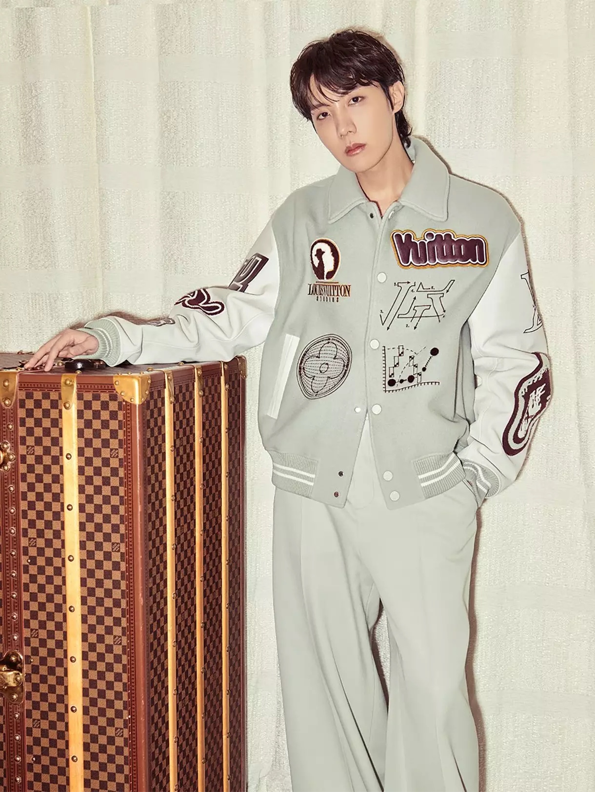 Louis Vuitton Varsity Leather Blouson Aqua 착용 스타일