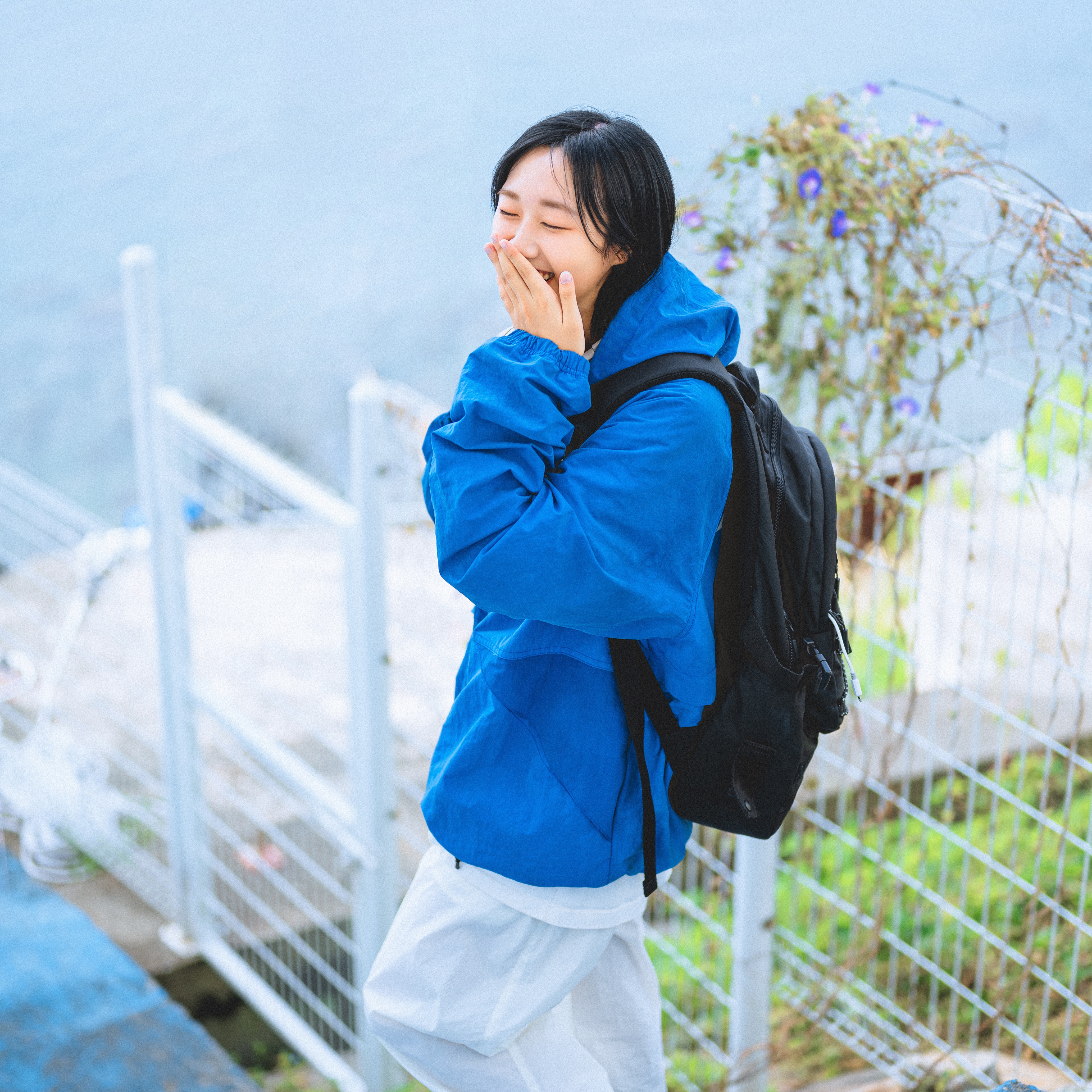 Stussy Wave Dye Beach Shell Jacket Cobalt, (W) Nike Dunk Low Disrupt 2 White and University Blue 착용 스타일 - 2