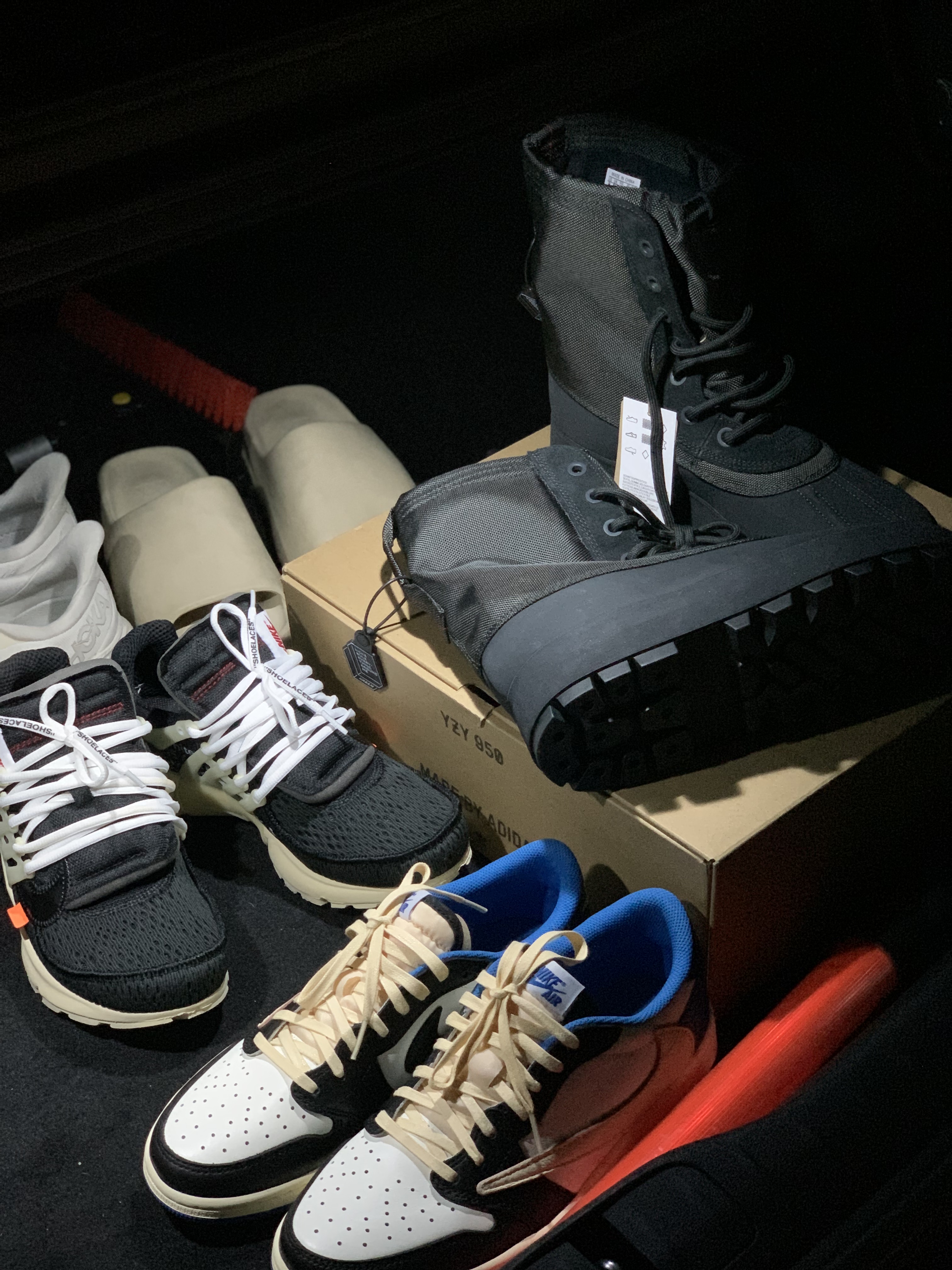 Adidas Yeezy 950 Pirate Black, Adidas Yeezy Slide Bone 2022/2023 착용 스타일