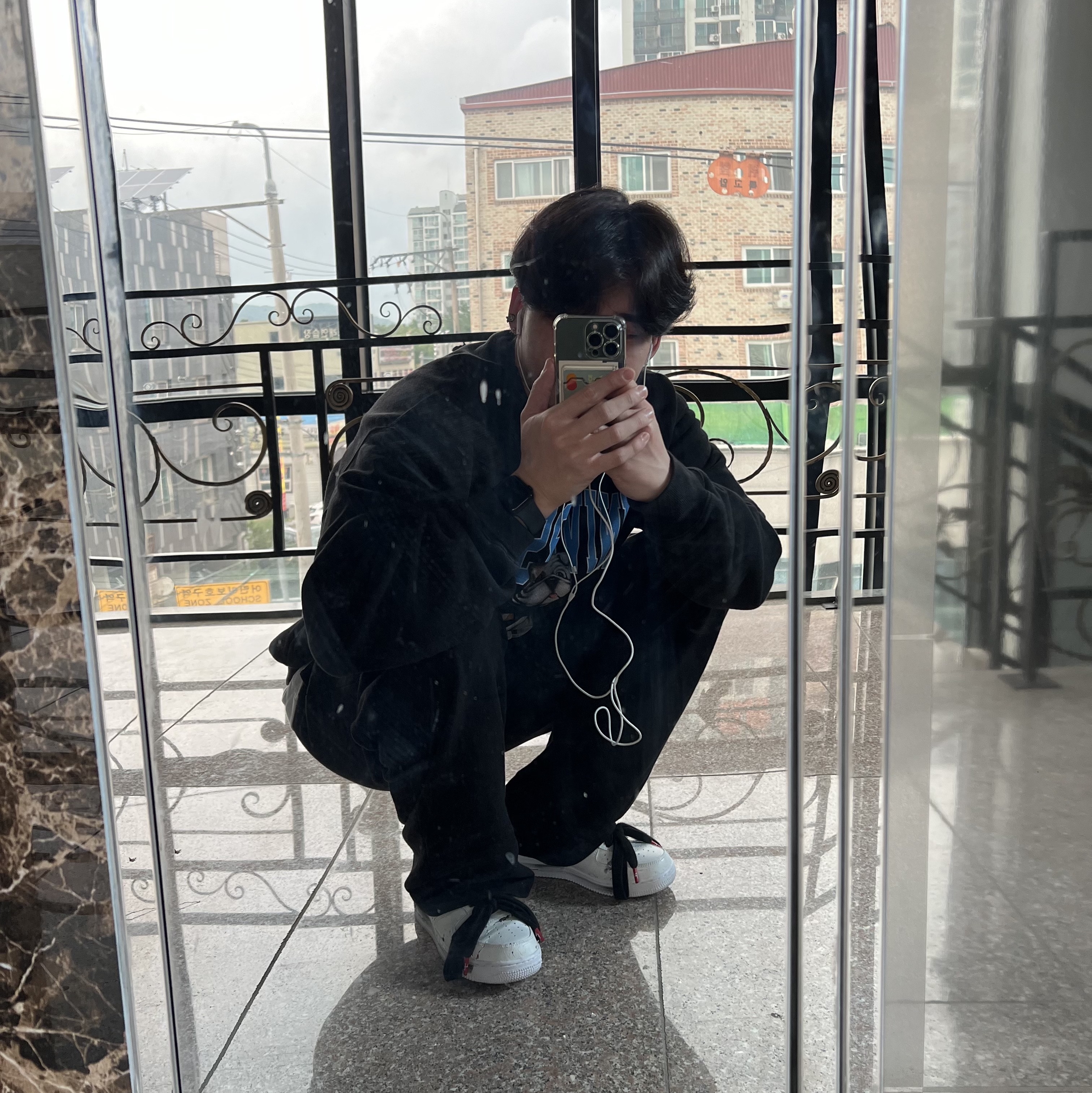 Nike x Peaceminusone Air Force 1 Low Para-Noise 2.0, Apple Watch SE 40mm GPS Midnight Aluminum Case with Sport Band Midnight (Korean Ver.) 착용 스타일