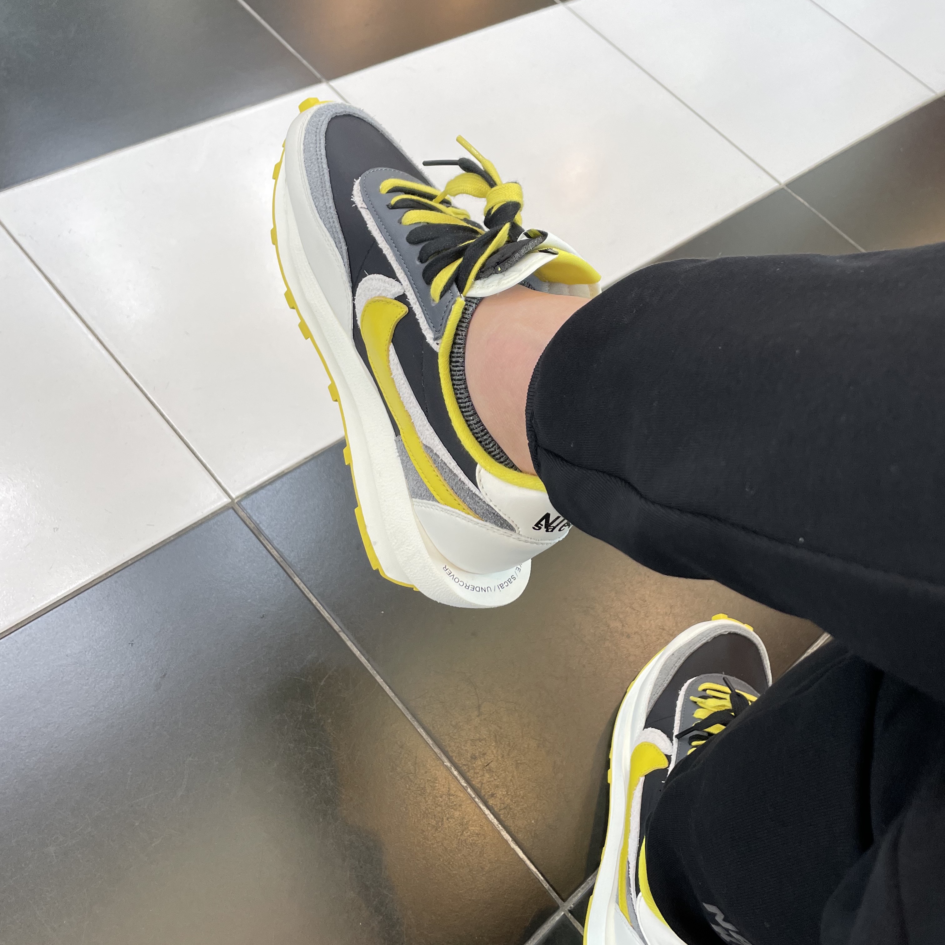 Nike x Sacai x Undercover LDWaffle Black Bright Citron 착용 스타일 - 1
