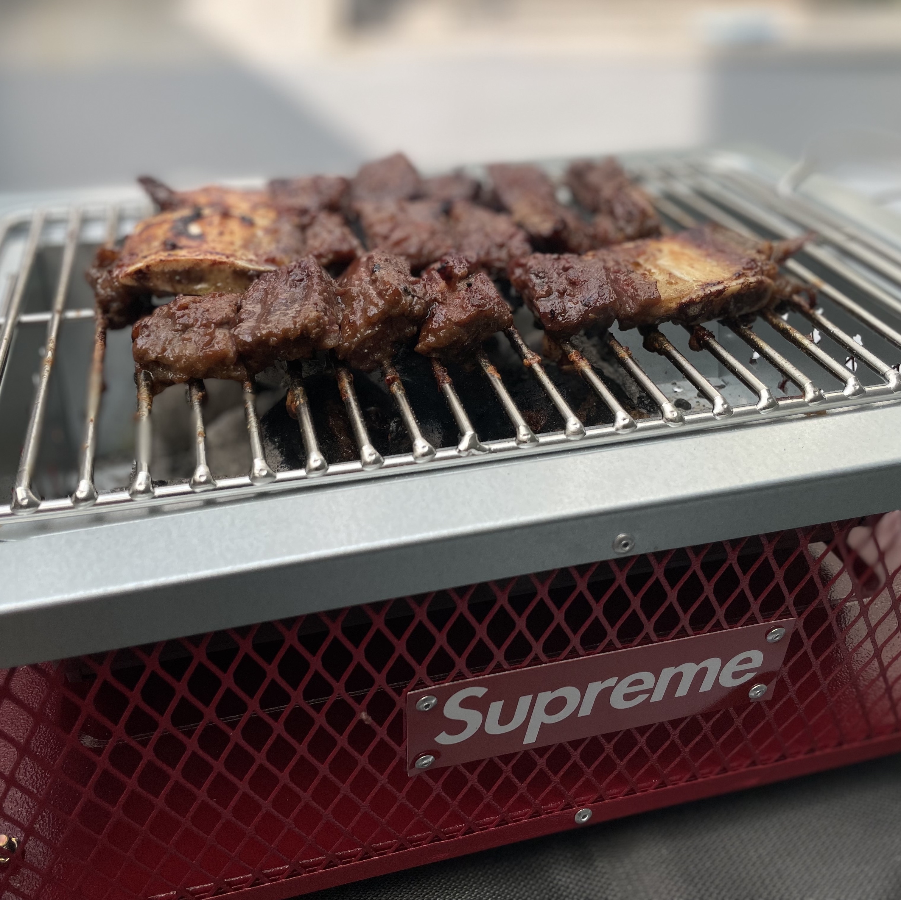 Supreme x Coleman Charcoal Grill Red - 23SS 착용 스타일 - 1