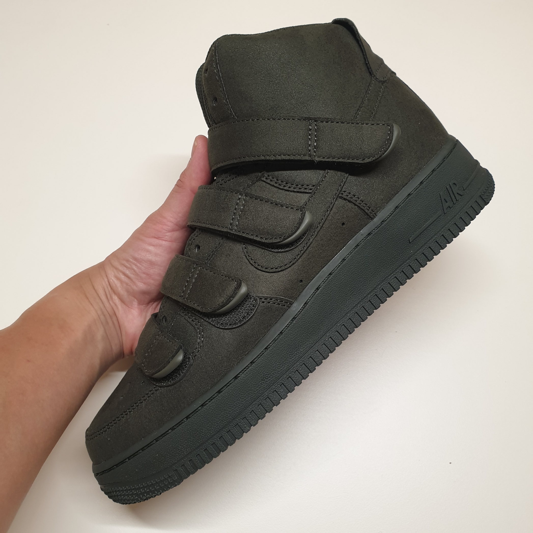 Nike x Billie Eilish Air Force 1 High '07 SP Sequoia 착용 스타일 - 4