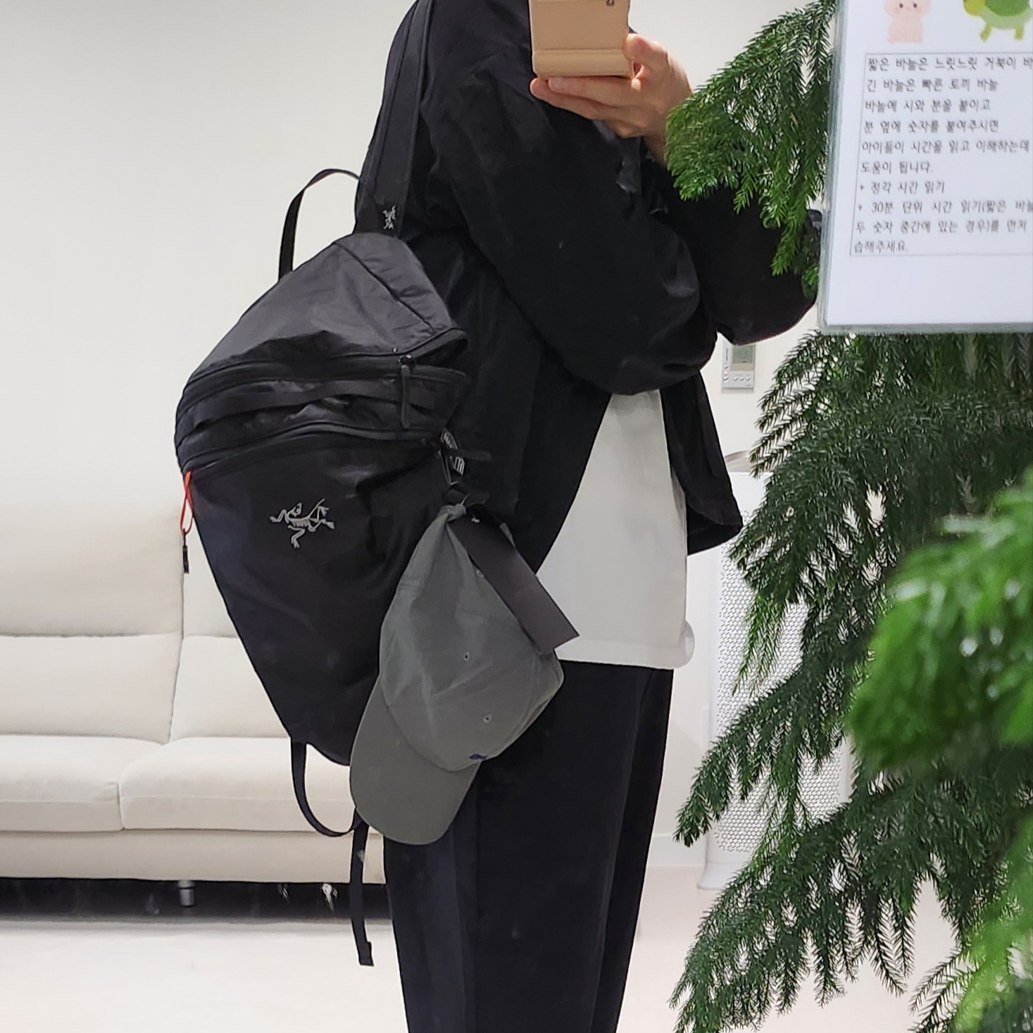 Arc'teryx Heliad 15 Backpack Black 착용 스타일