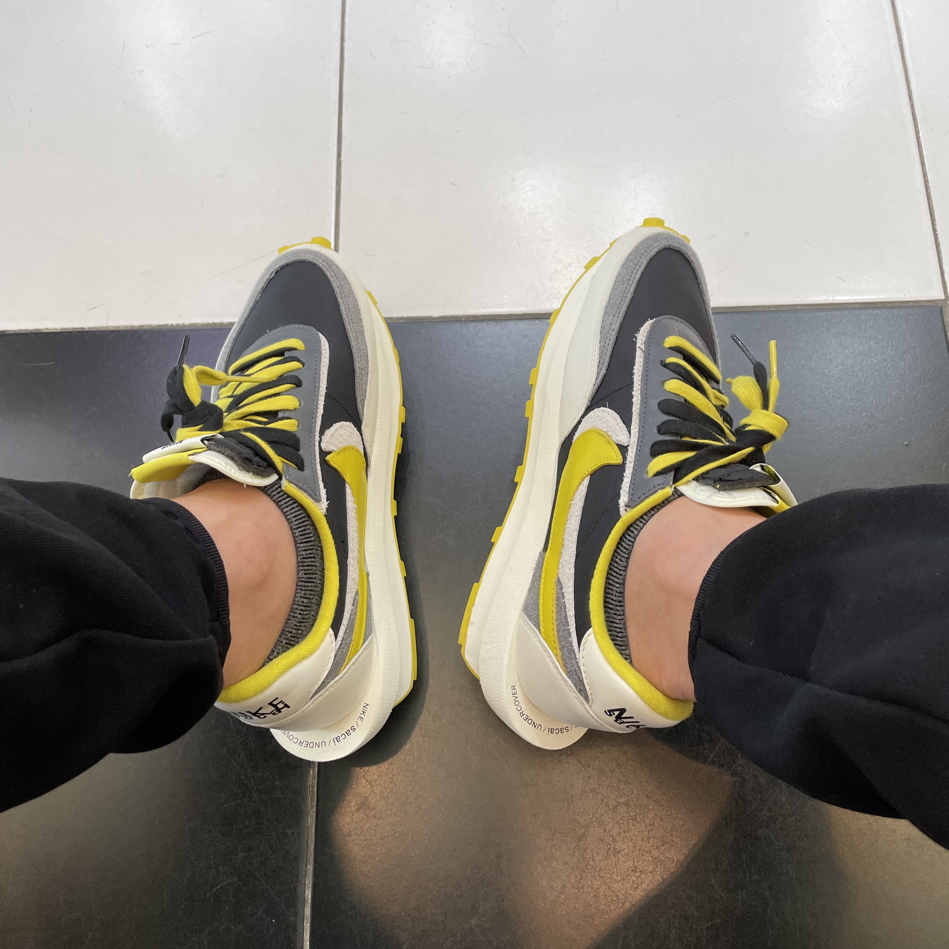 Nike x Sacai x Undercover LDWaffle Black Bright Citron 착용 스타일 - 4