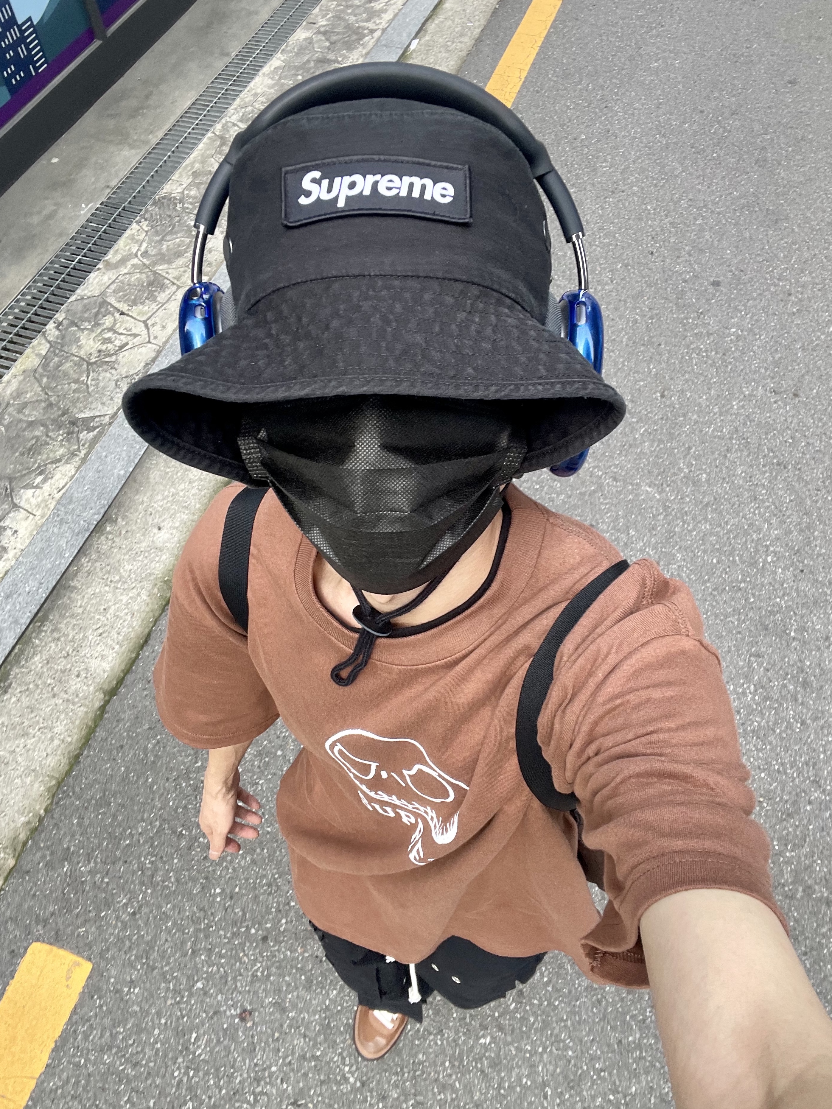 Nike x Tom Sachs General Purpose Shoe Brown, Supreme Skeleton T-Shirt Brown - 23FW 착용 스타일 - 1