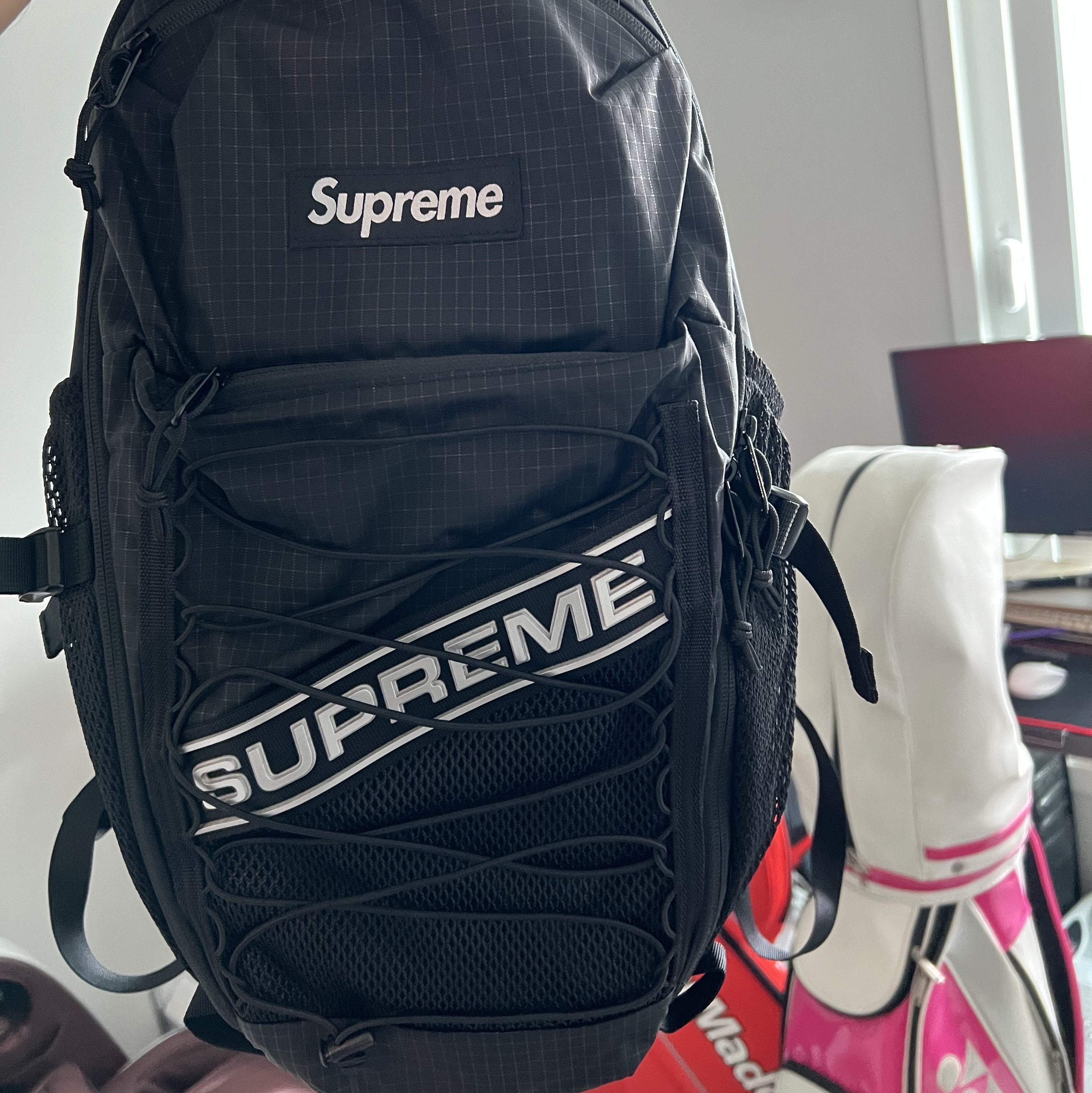 Supreme Backpack Black - 23FW, Supreme x The North Face Trekking Convertible Jacket Black - 22SS 착용 스타일 - 1