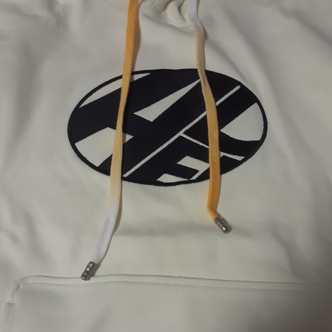 Ader Error Distort Logo Hoodie Lemon 착용 스타일 - 1