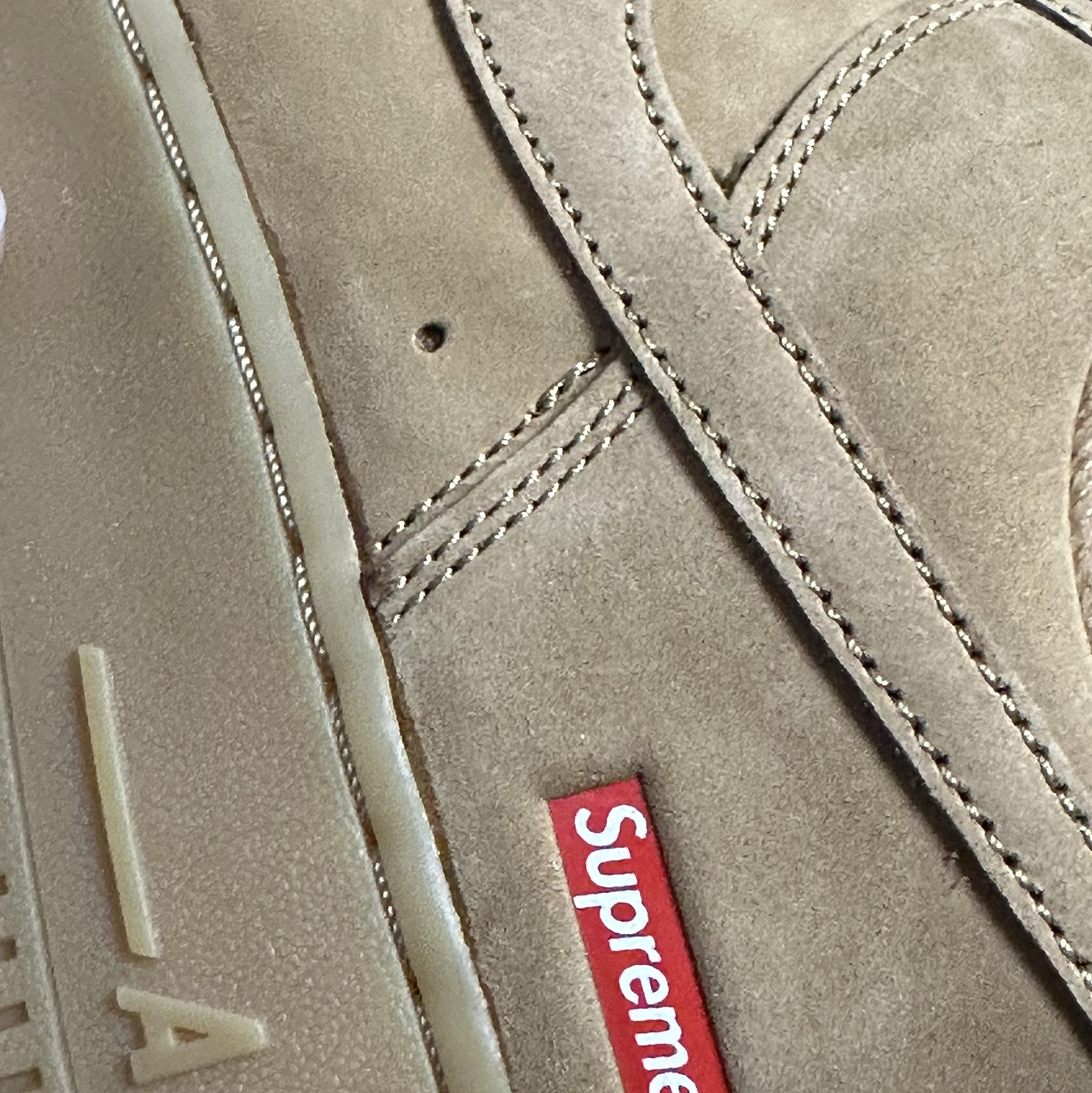 Nike x Supreme Air Force 1 Low Flax 착용 스타일 - 2