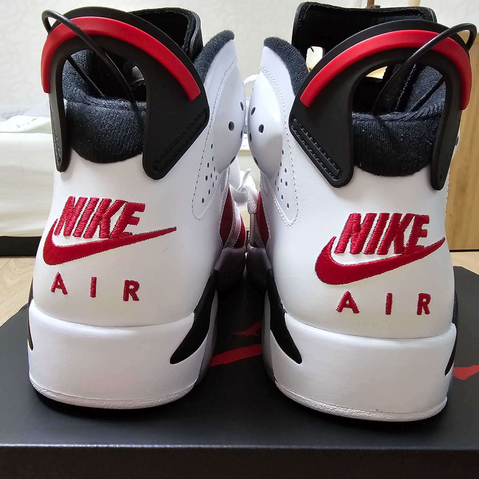 Jordan 6 Retro Carmine 2021 착용 스타일 - 2