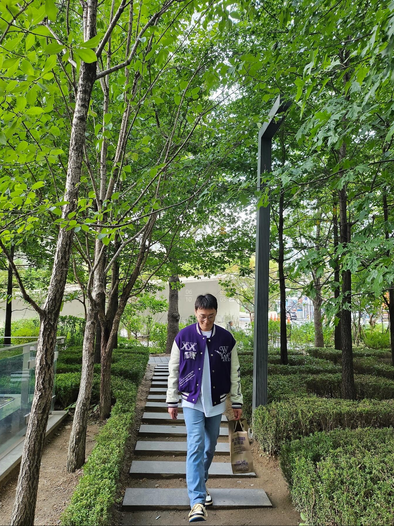 Wooyoungmi Flower Print Back Logo T-Shirt White - 23FW, Wooyoungmi Varsity Jacket Violet - 23SS 착용 스타일 - 5