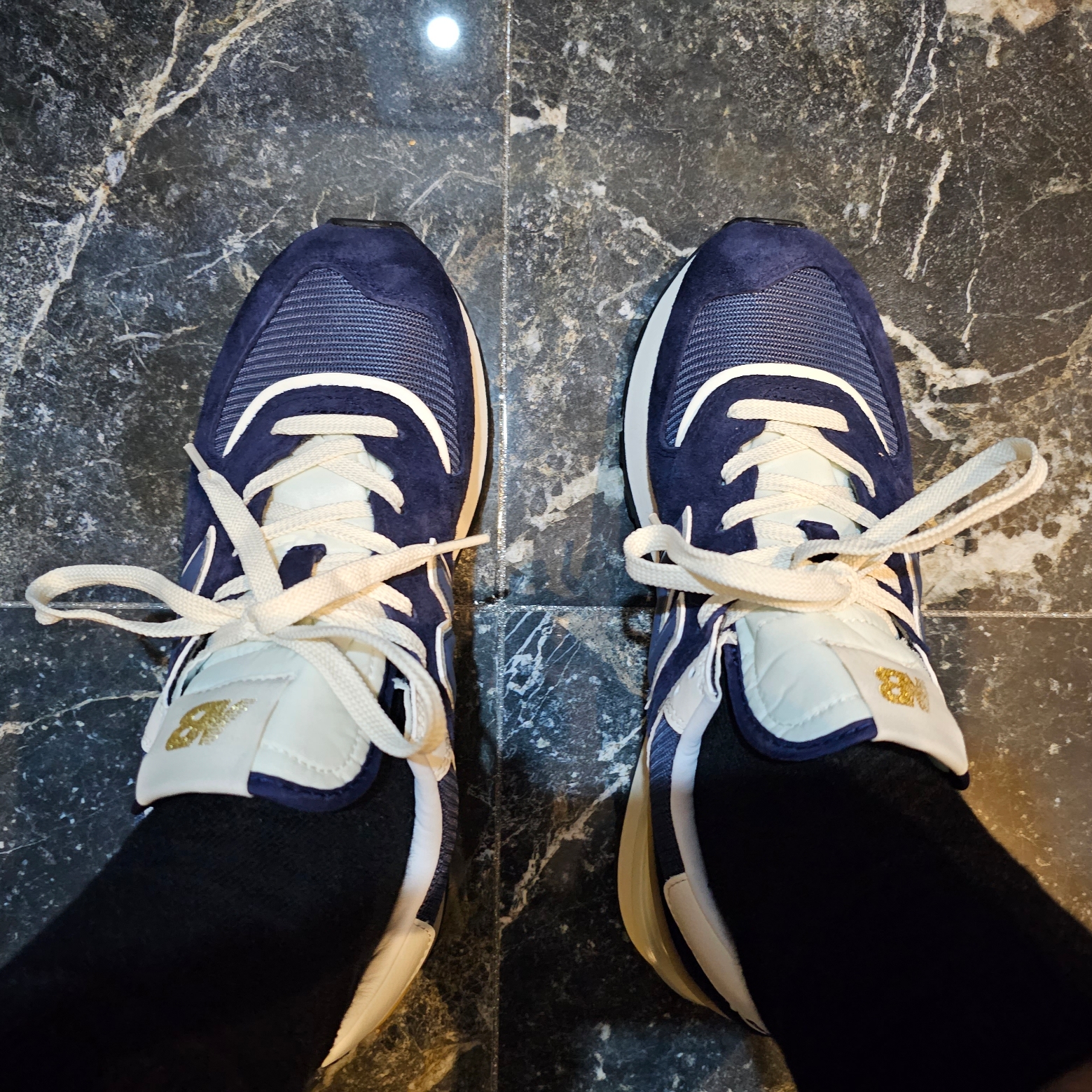 New Balance 574 Legacy Navy 착용 스타일 - 2
